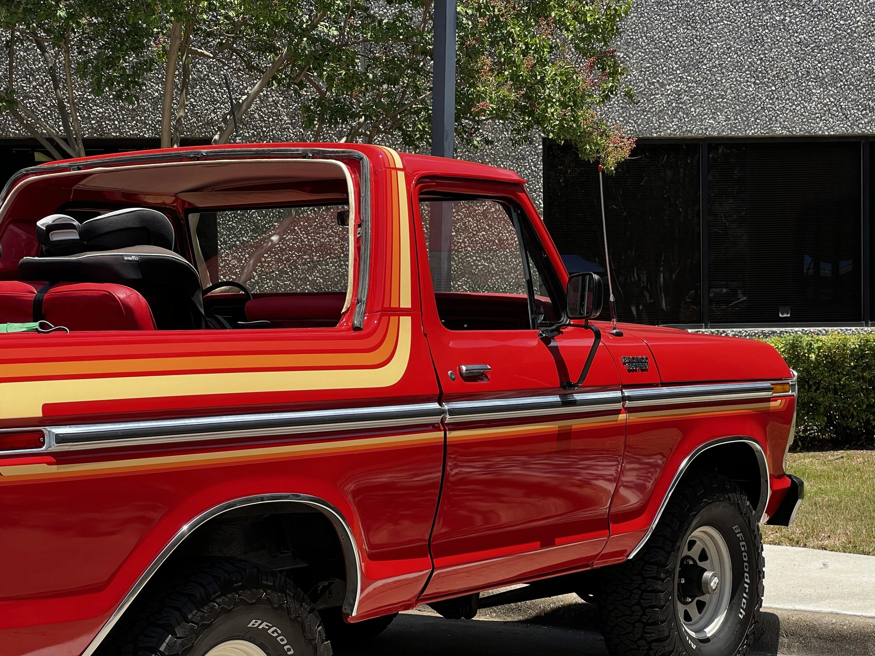 Ford Bronco Ran across this beauty today D5BED627-786F-4850-9BB4-7D628AC0C8F1