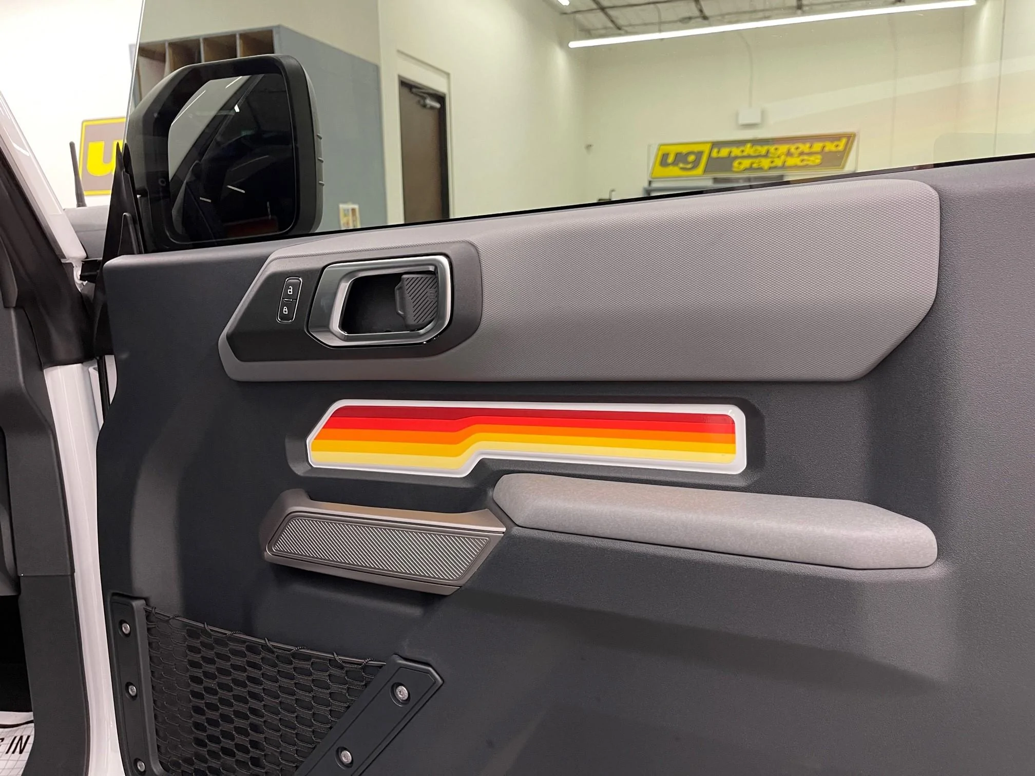 Ford Bronco Bronco Outfitter's retro themed White BD 2-door! White BD Retro 02