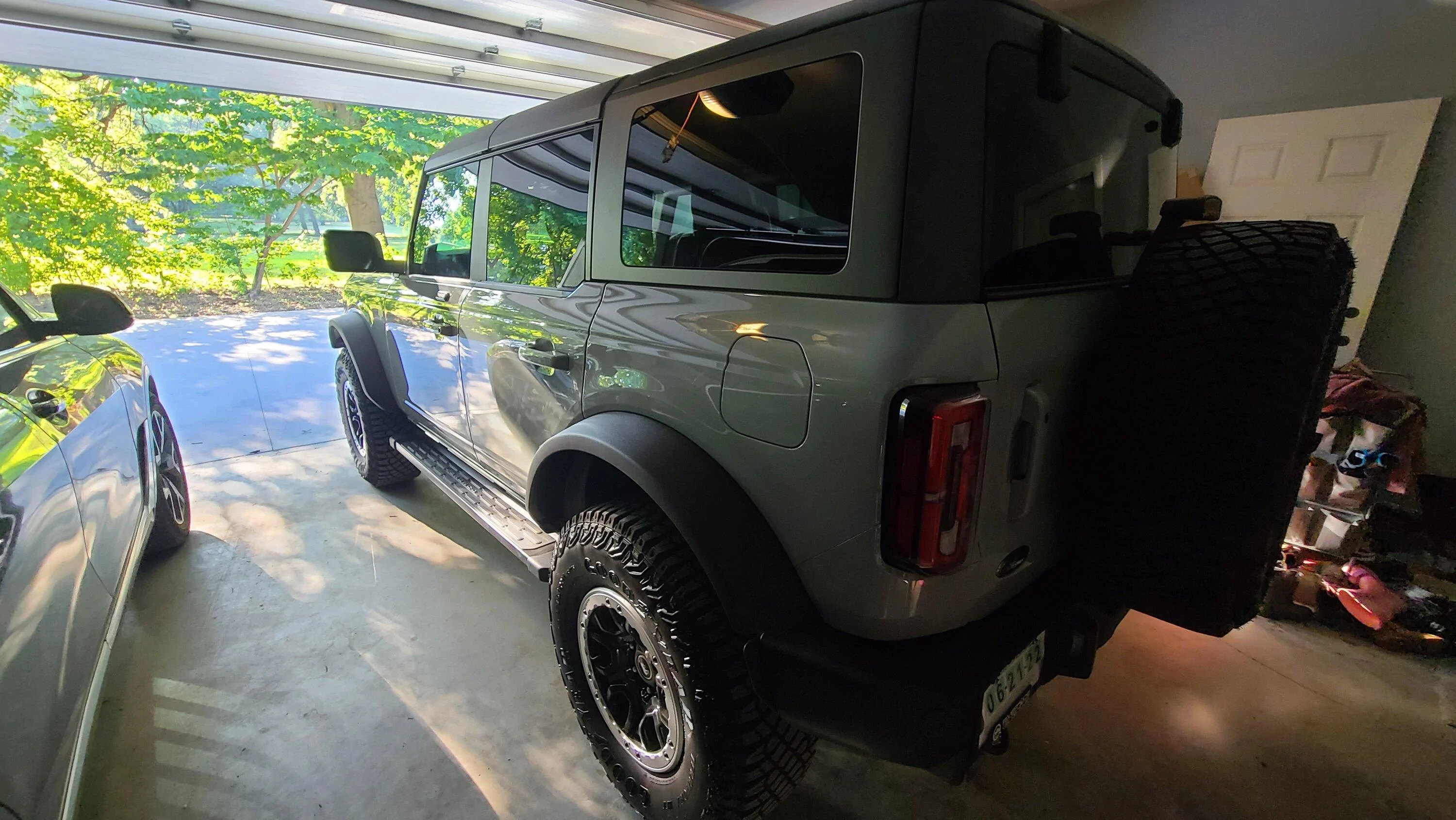 Ford Bronco 5/9 Build Week group. (ManSquatch Week) 20220622_075317