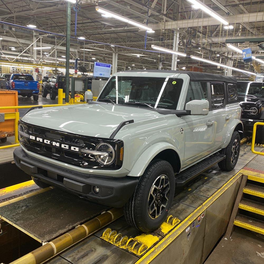 Ford Bronco 05/30/2022 Build Week Group B09E6265-4907-475C-945F-9E2EA946AC47