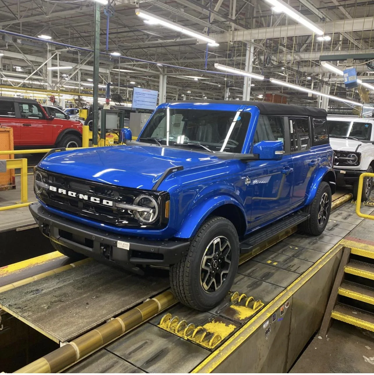 Ford Bronco 05/30/2022 Build Week Group 3759E1C0-63C3-4BD5-96C4-CD05CE28FE1B