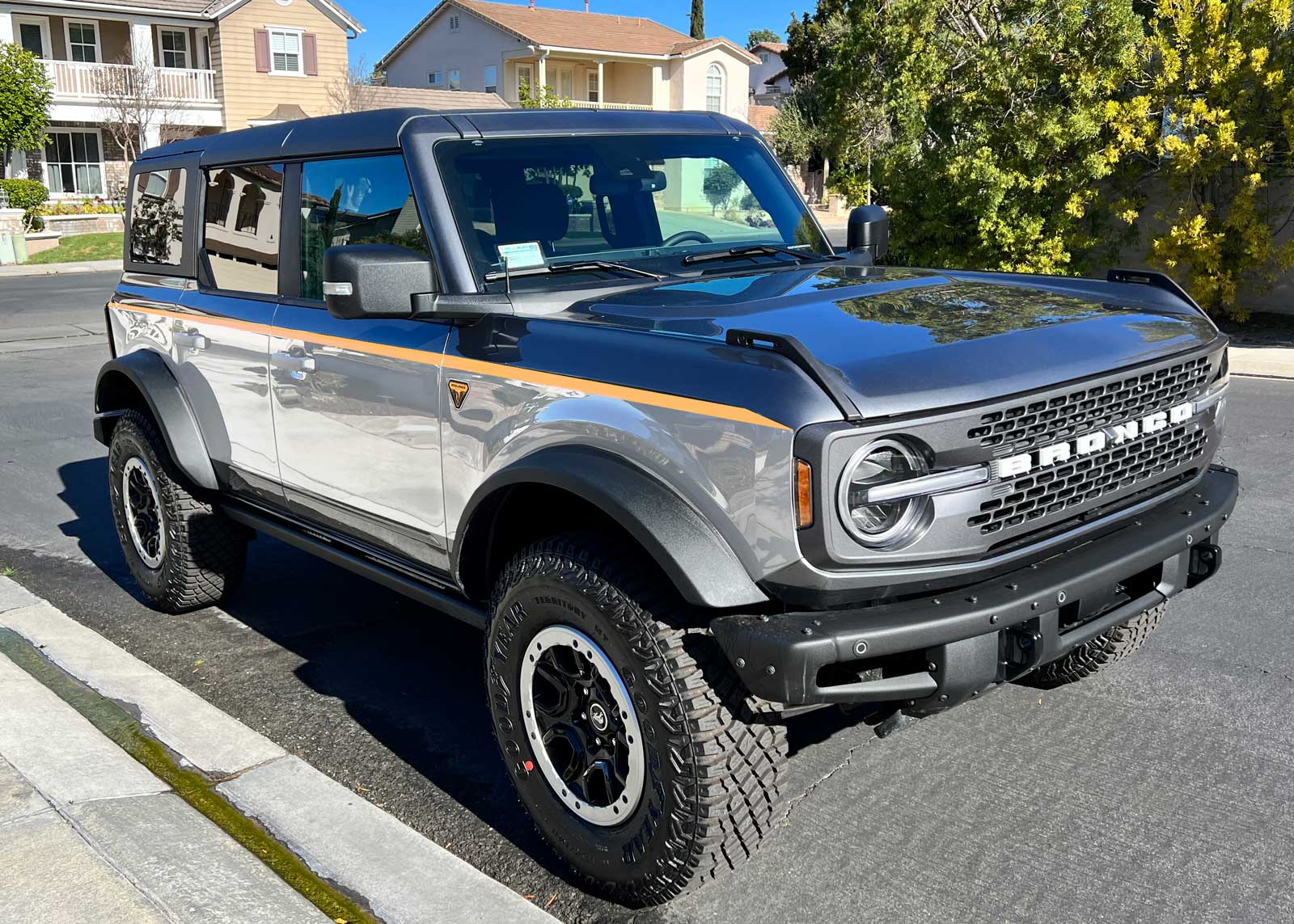 Ford Bronco Bronco Outfitter's retro themed White BD 2-door! bronoc-mod--colors