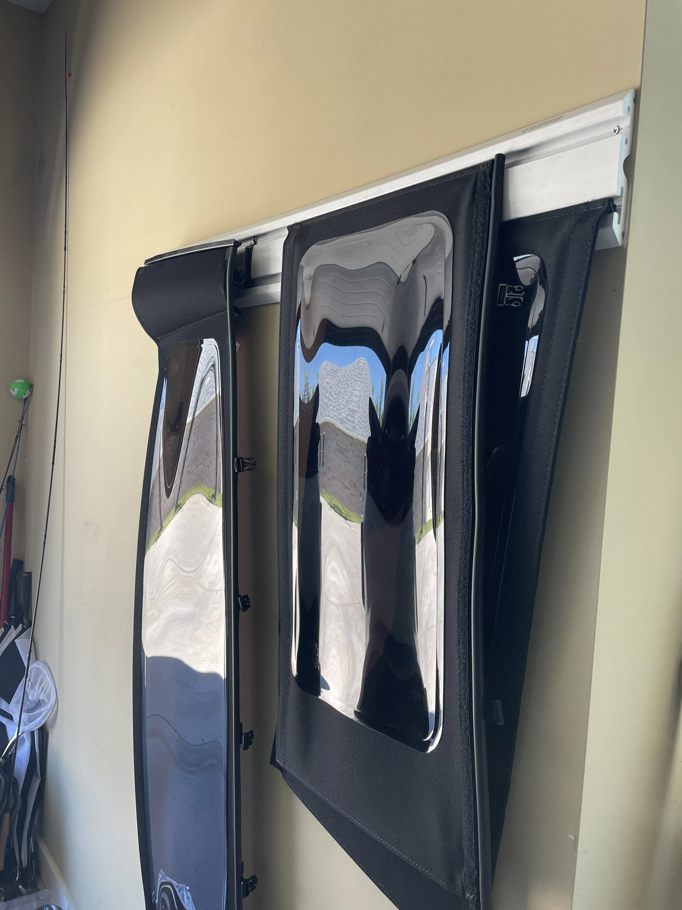 Ford Bronco Easy DIY Storage for soft top windows 15F4B64D-6162-43A4-9114-37DA7AA175C7