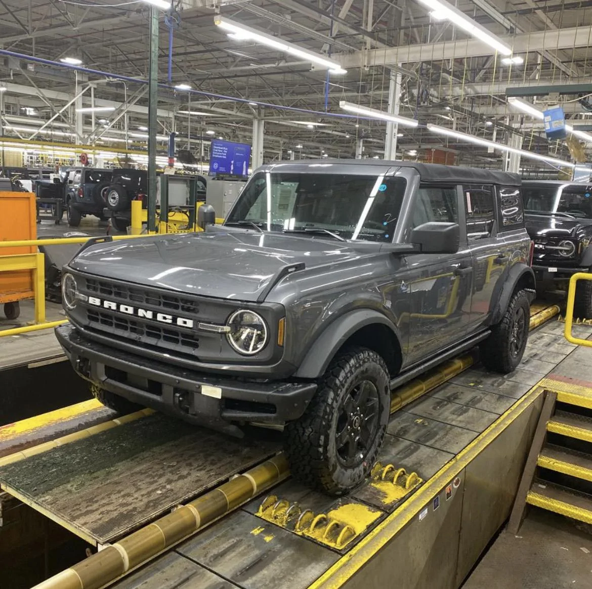 Ford Bronco Ultimate Black Diamond Non-Sasquatch pics thread E0815D08-E7F6-42EA-850E-BA2A4DD79469