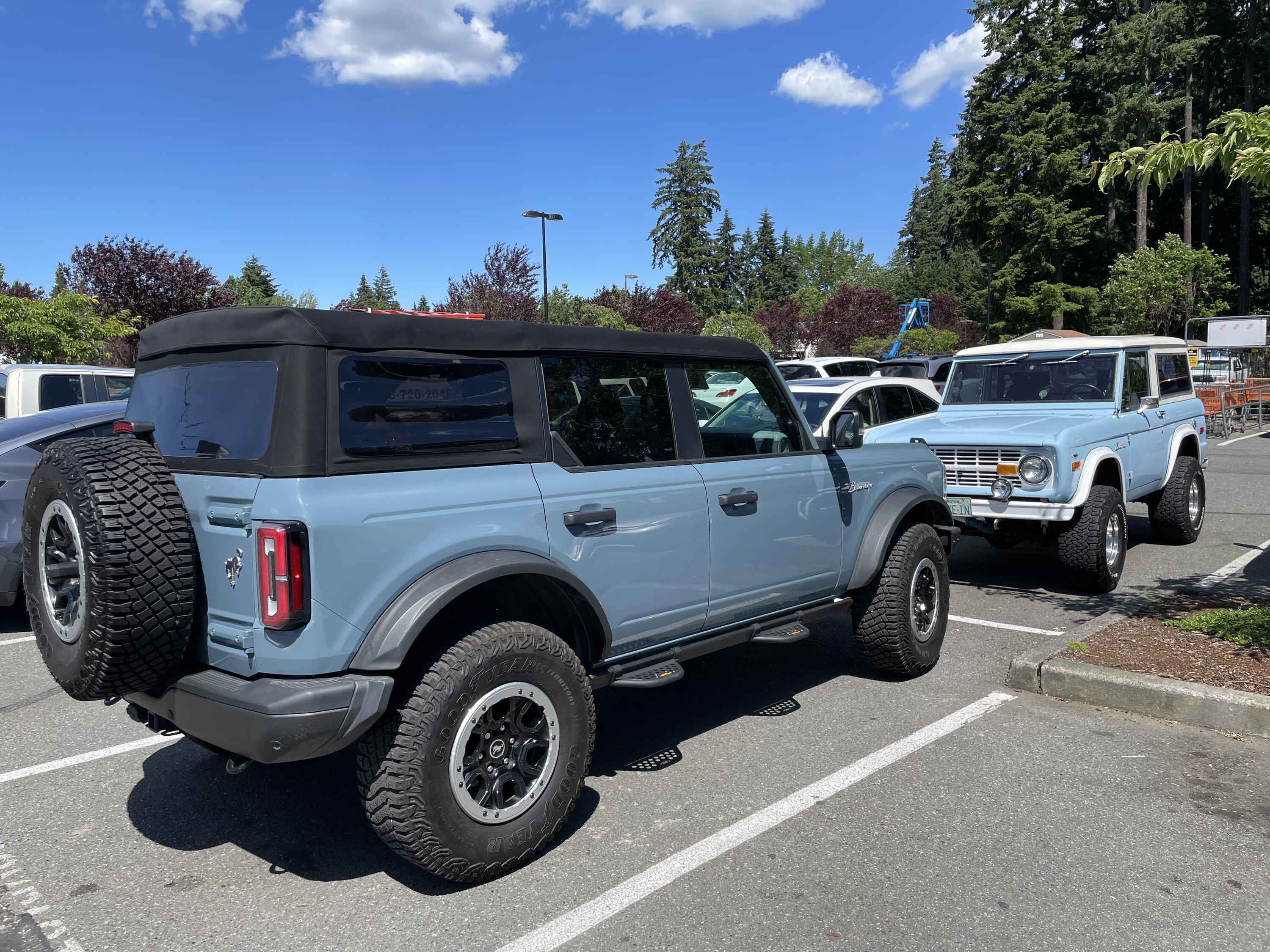 Ford Bronco Someone old, something new, something cool, something blue IMG_9290
