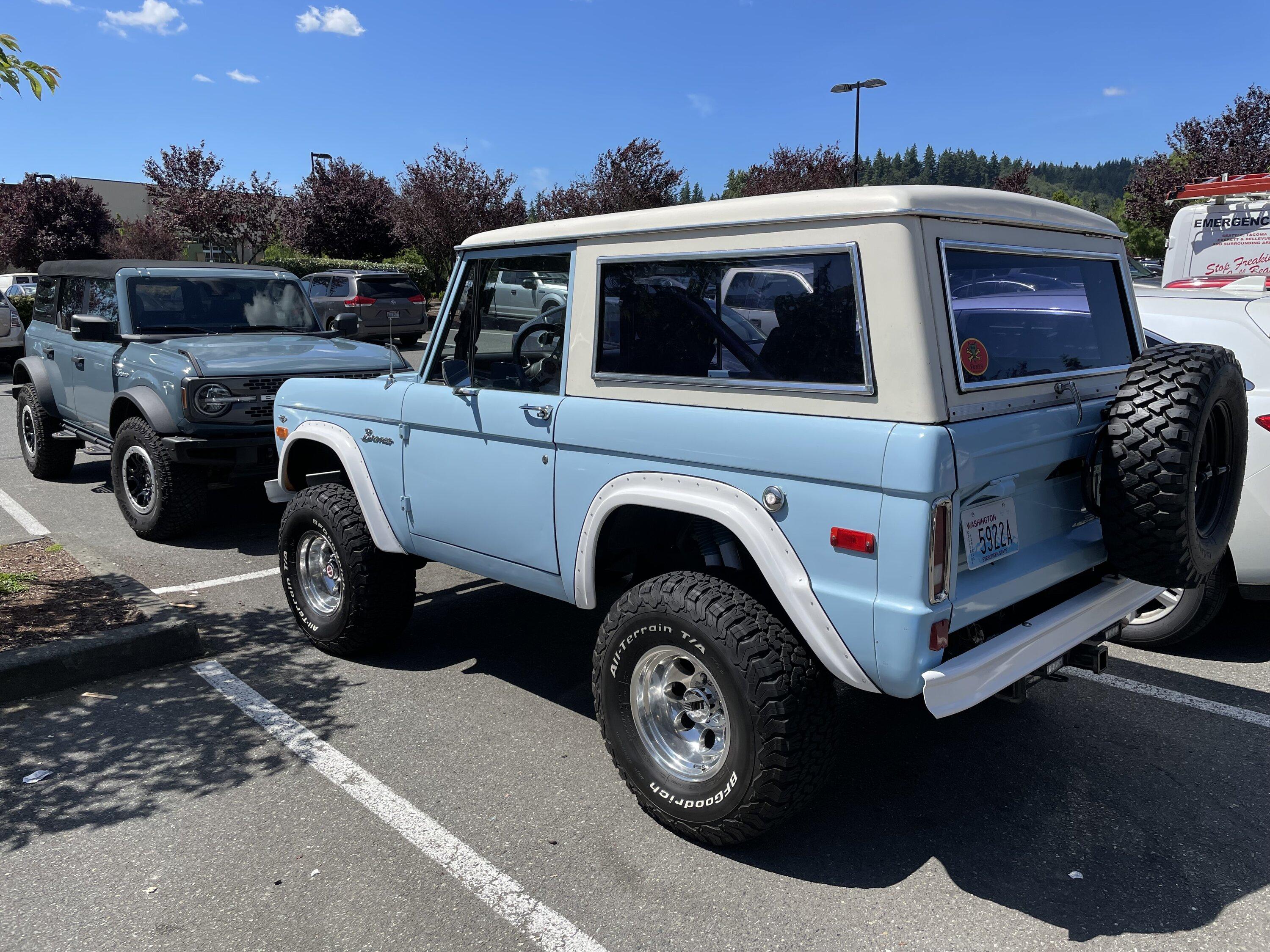 Ford Bronco Someone old, something new, something cool, something blue IMG_9292