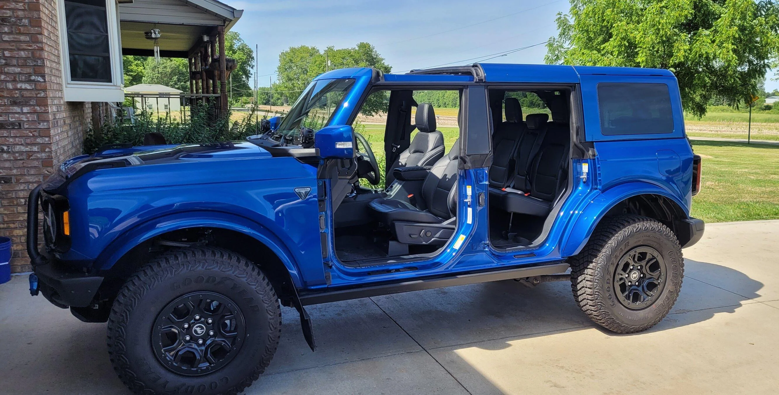 Ford Bronco LIGHTNING BLUE Bronco Club 20220619_162801