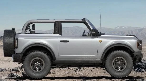 Ford Bronco ICONIC SILVER Bronco Club silver 3