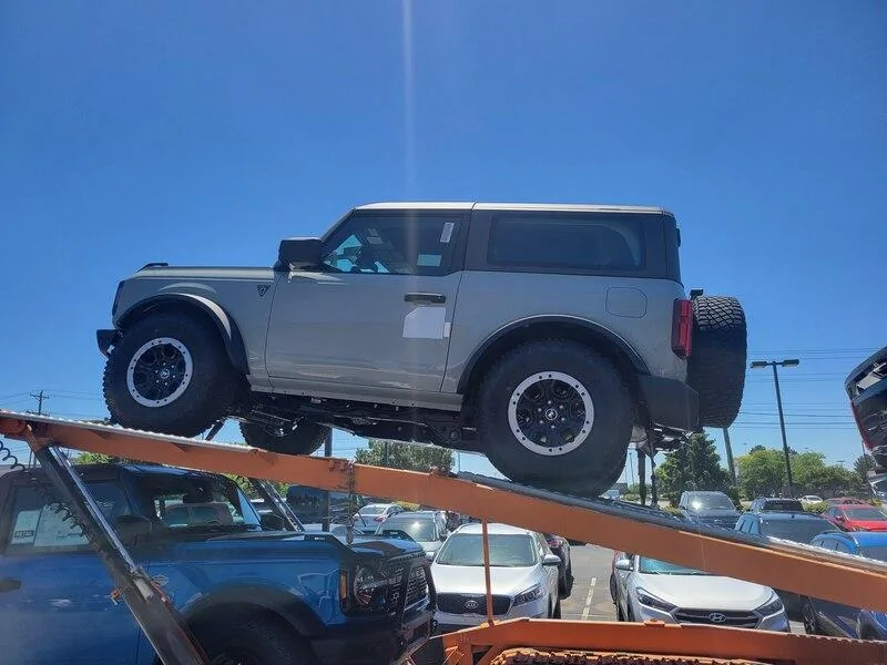 Ford Bronco 05/30/2022 Build Week Group DE5B5BF8-F175-40EC-8327-3F46C16B28A3