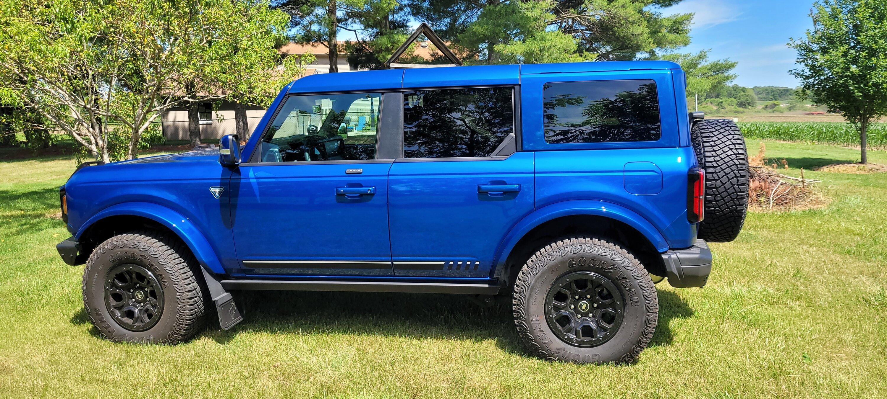 Ford Bronco Look what I did - painted MIC hardtop, fender flares, side mirrors [updated with doors-on photos] 1656099532666503372079291407434-