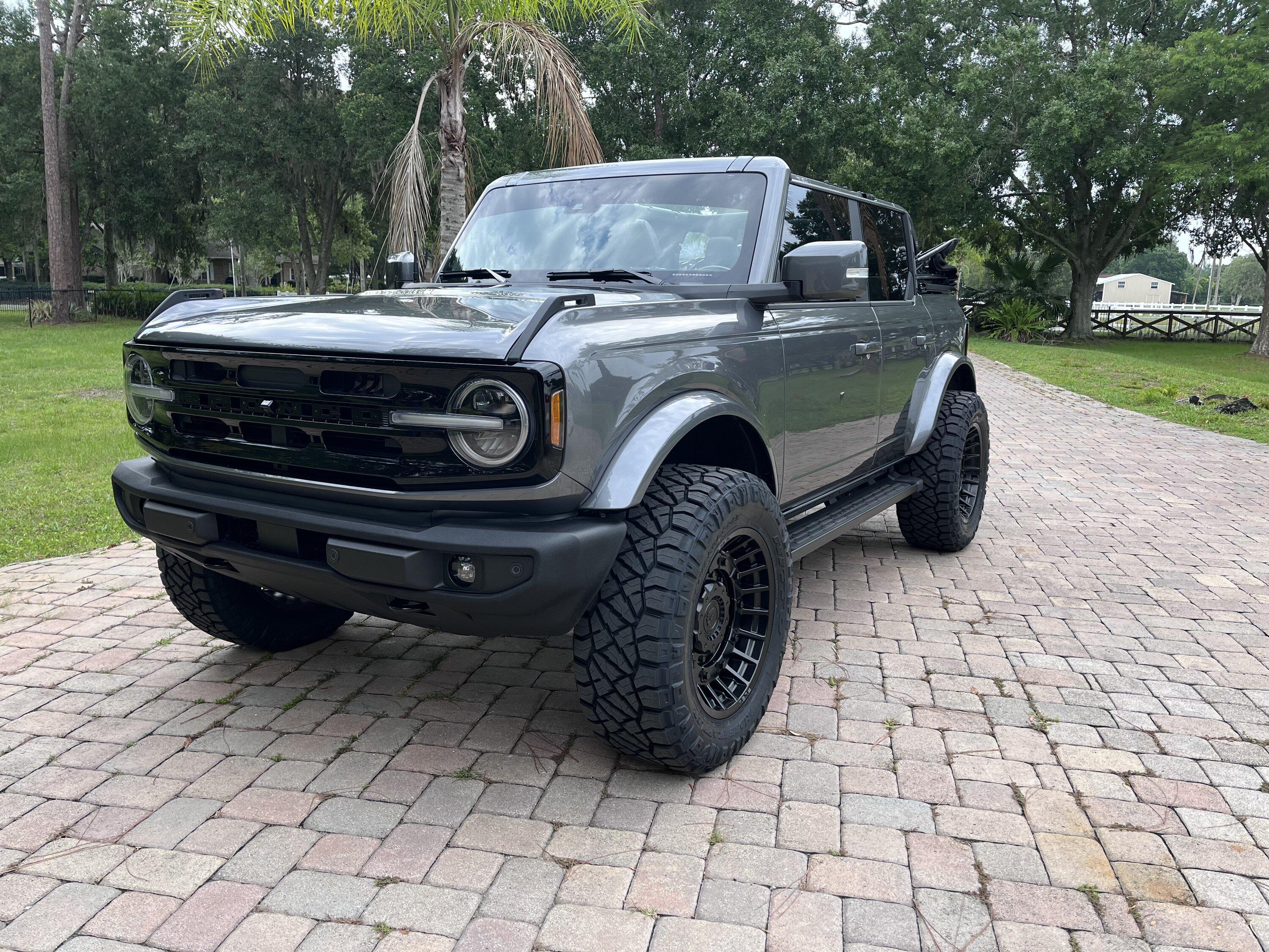 Ford Bronco Gray OBX on 20x10s w 35s (MaLL CrAwLeRRRRRR) 07248E80-6D27-4DA0-B220-4A48B919C835