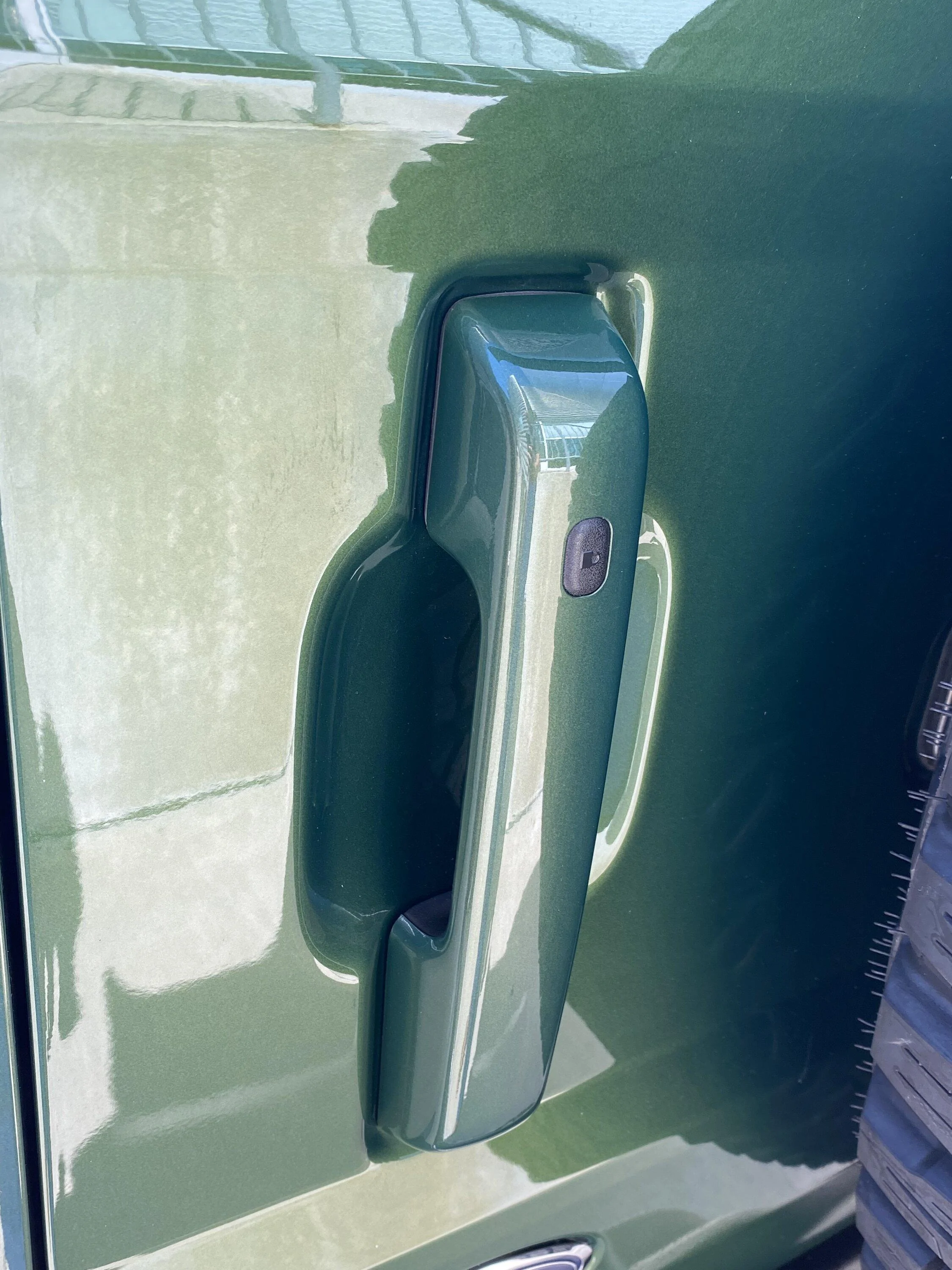 Ford Bronco Anyone Paint Matched their Door Handles? 5778F99F-D75B-45E7-8731-FE10CD1C2FBA