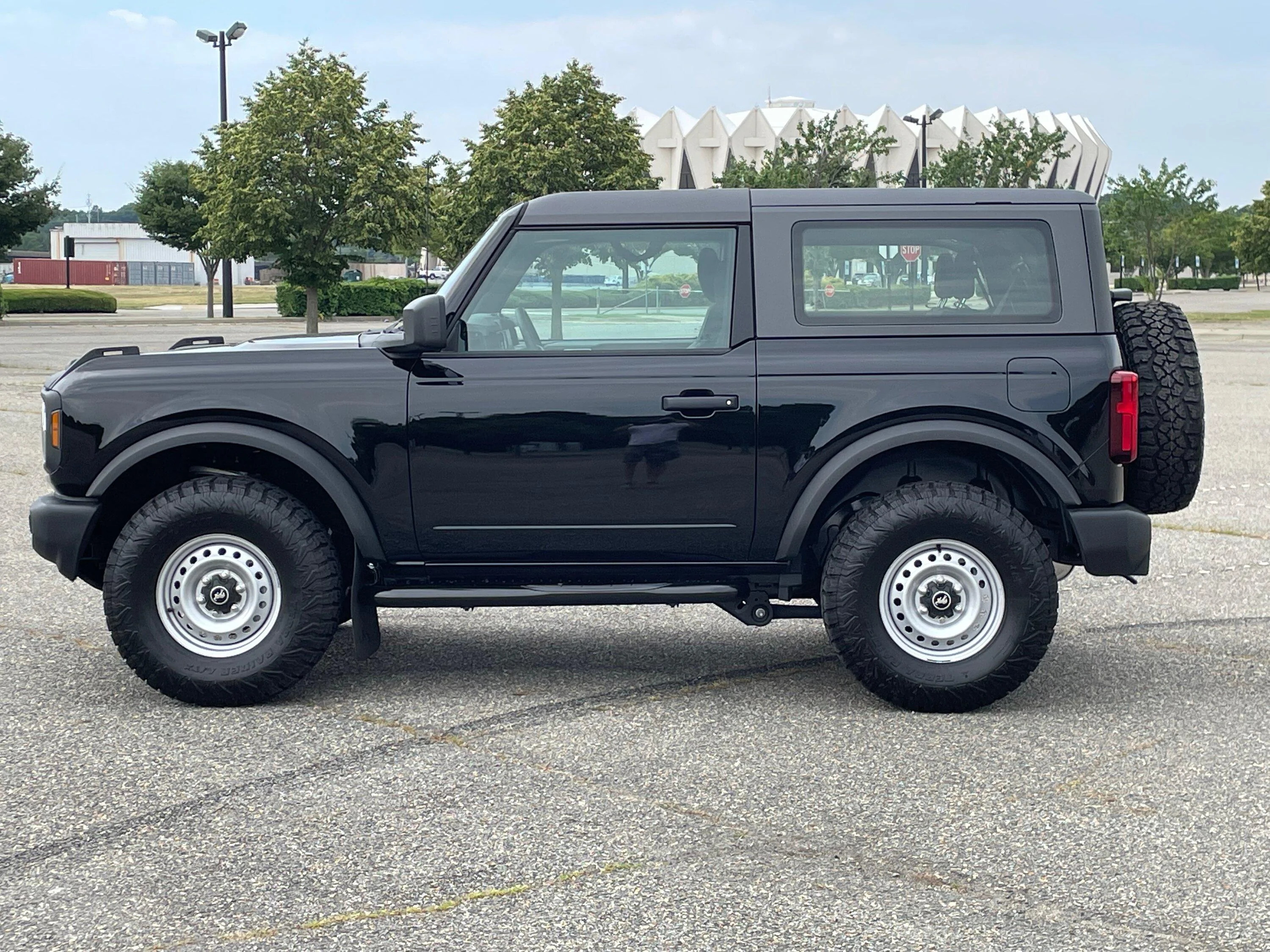 Ford Bronco SHADOW BLACK Bronco Club D2FE49CE-D3DF-4DDD-8E6E-577FA36930EB
