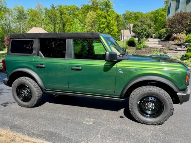 Ford Bronco 2022 Eruption Green Black Diamond bronco 3