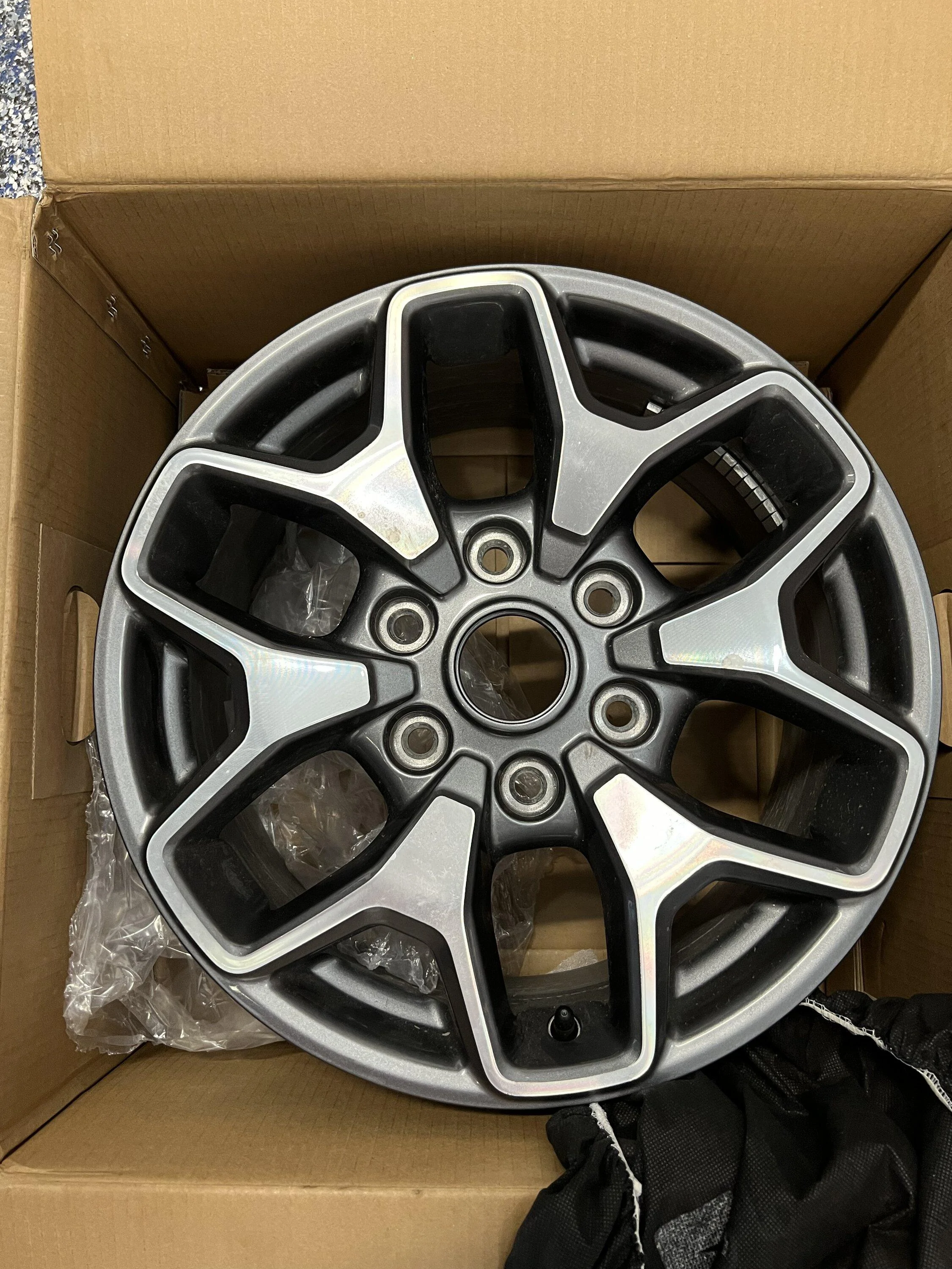 Ford Bronco 5 Badlands Wheels - SOLD ! E86B98A1-9FA9-4874-80A5-C8B6C6BC451E