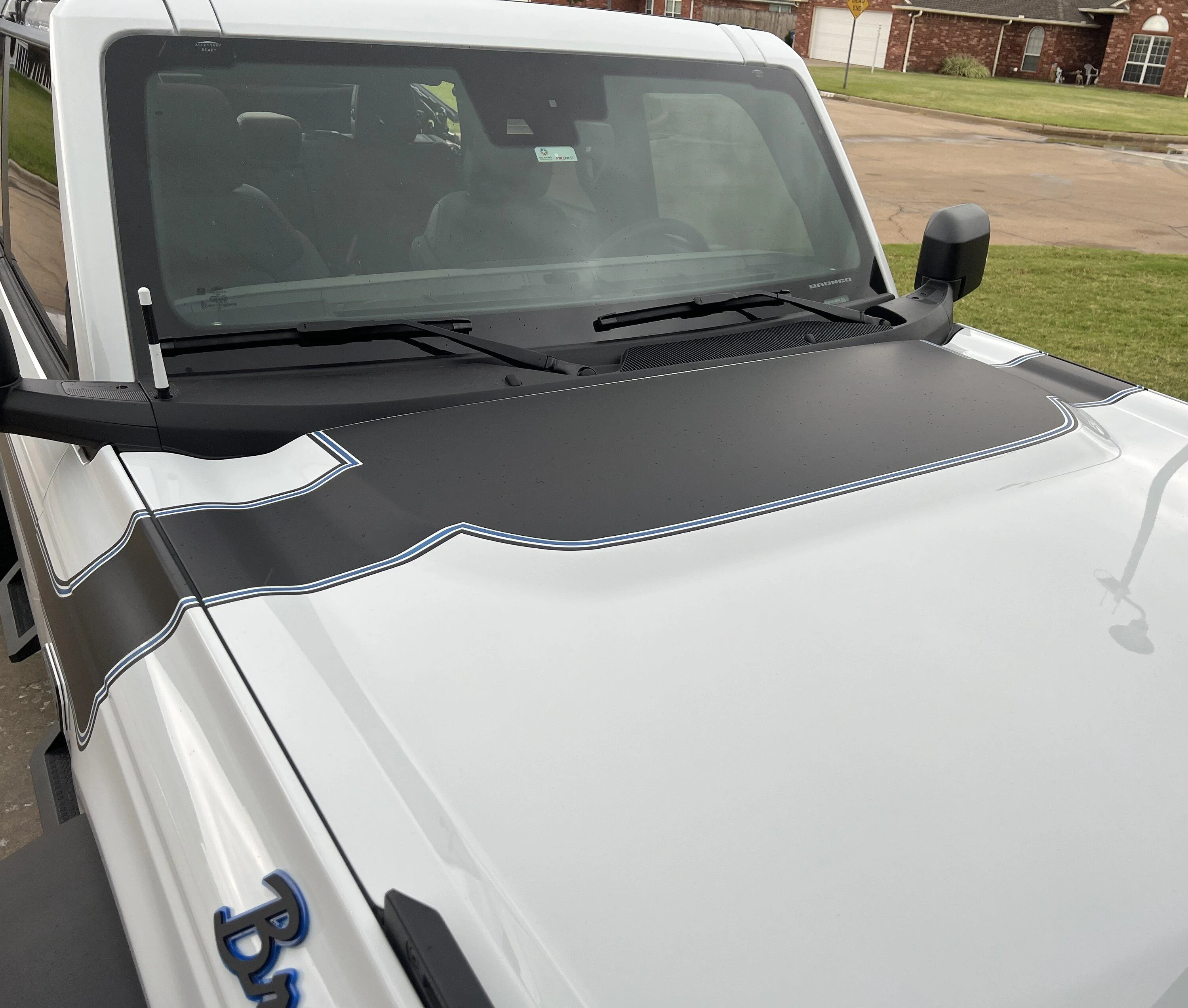 Ford Bronco OXFORD WHITE Bronco Club E0BC90EE-B310-4C29-A0D9-E38FCD0FCF43