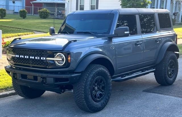 Ford Bronco CARBONIZED GRAY Bronco Club b2