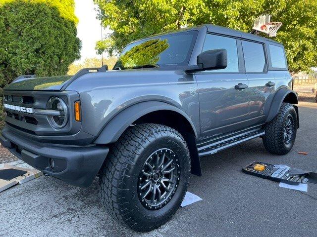 Ford Bronco CARBONIZED GRAY Bronco Club 1