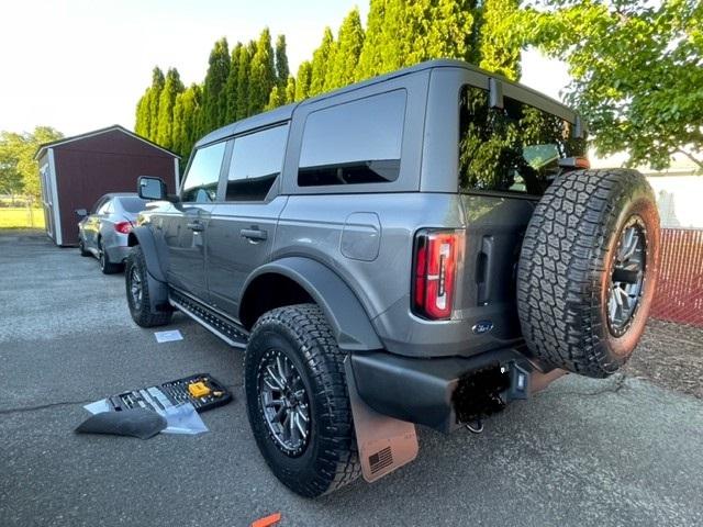 Ford Bronco CARBONIZED GRAY Bronco Club 3