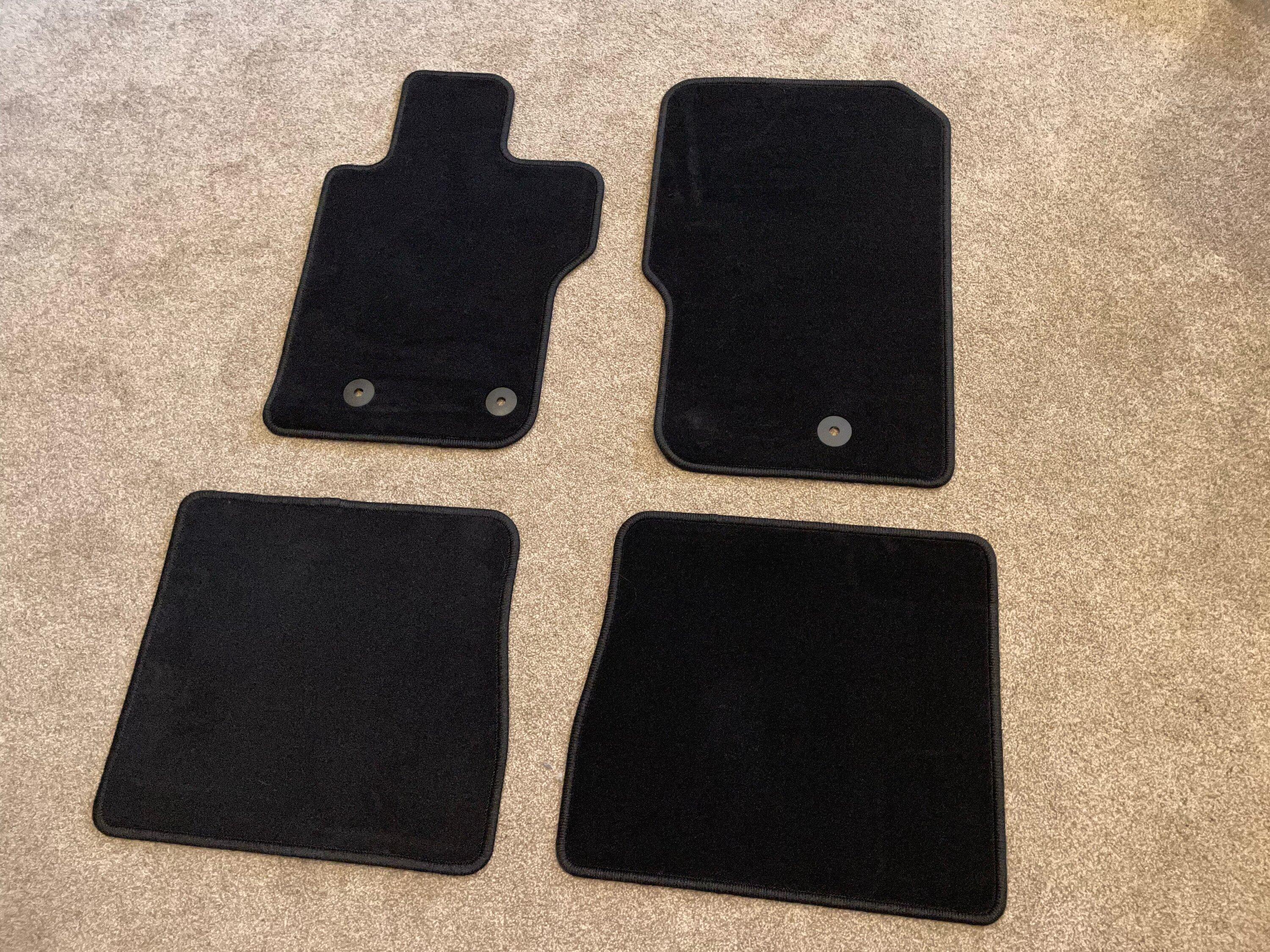 Ford Bronco OEM 4-door carpet floor mats CD9FCF30-0363-4008-89A9-CA737582B810