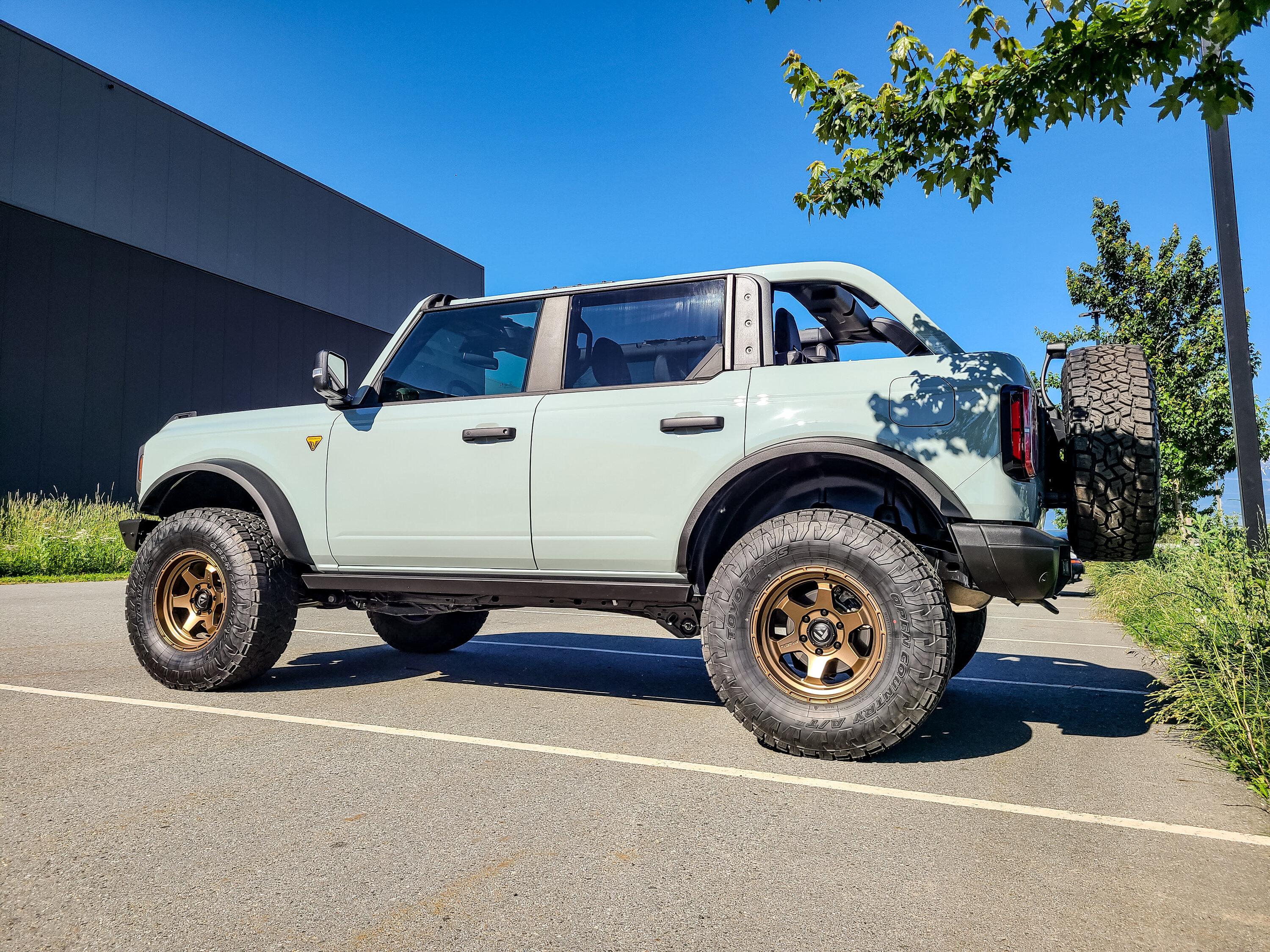 Ford Bronco CACTUS GRAY Bronco Club PSX_20220626_172630