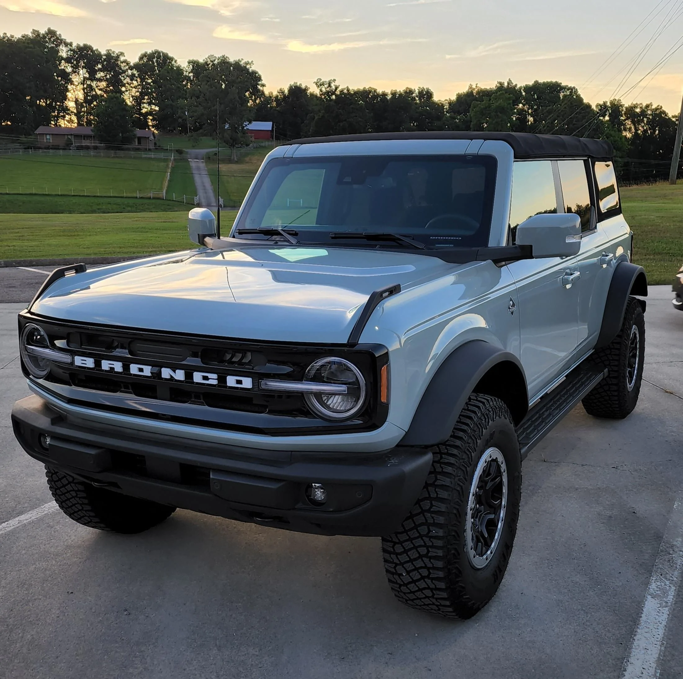 Ford Bronco CACTUS GRAY Bronco Club 20220628_180337