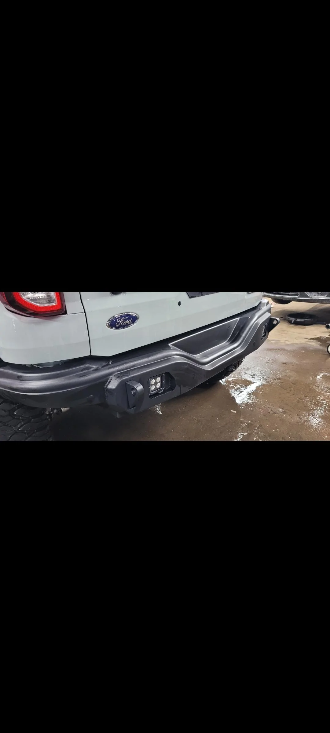 Ford Bronco 4wp rear bumper and draw tite hitch Screenshot_20220629-222324_Gallery