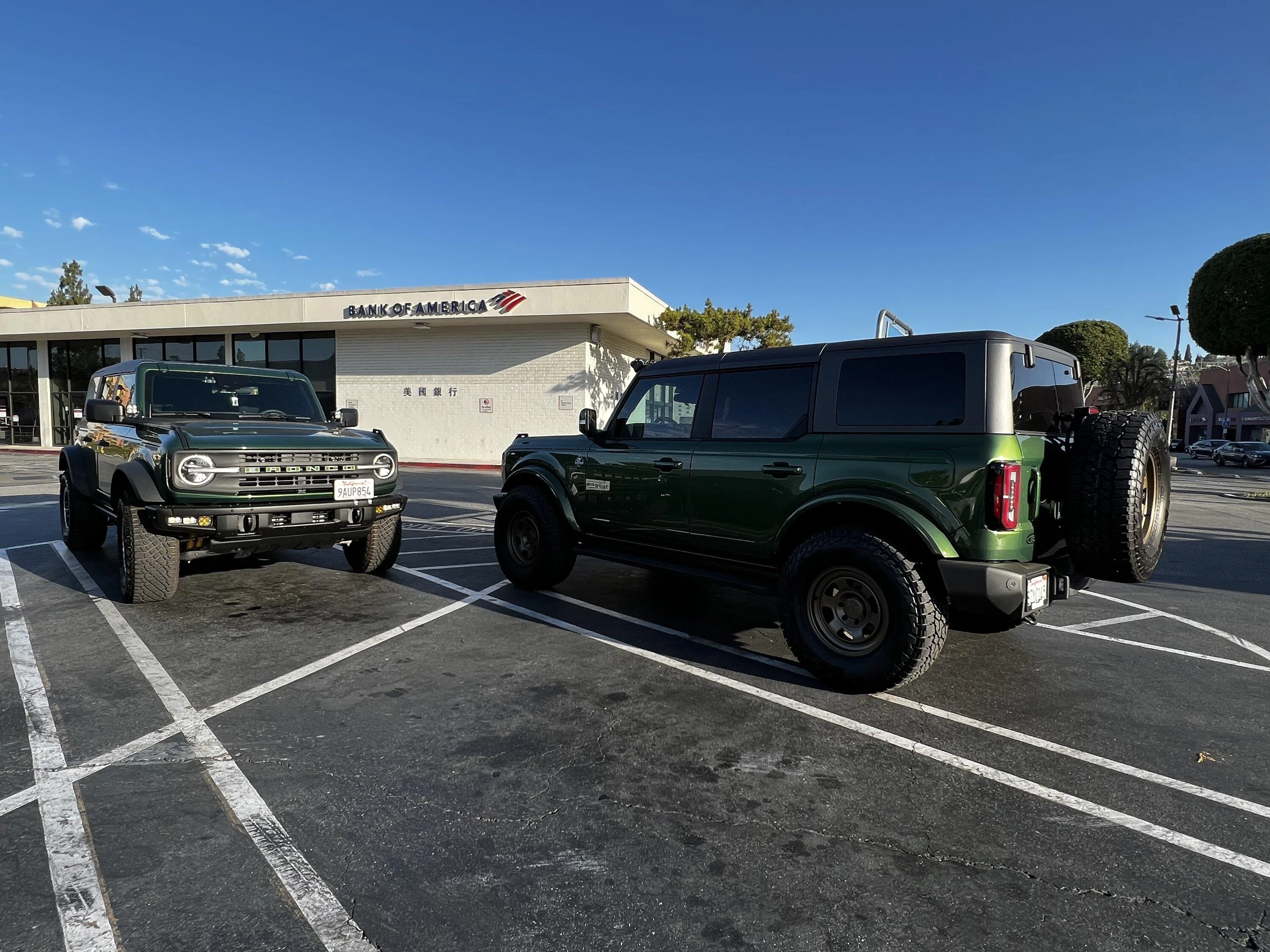 Ford Bronco ERUPTION GREEN Bronco Club 982F1685-6A33-48ED-8710-D9F4F955975E