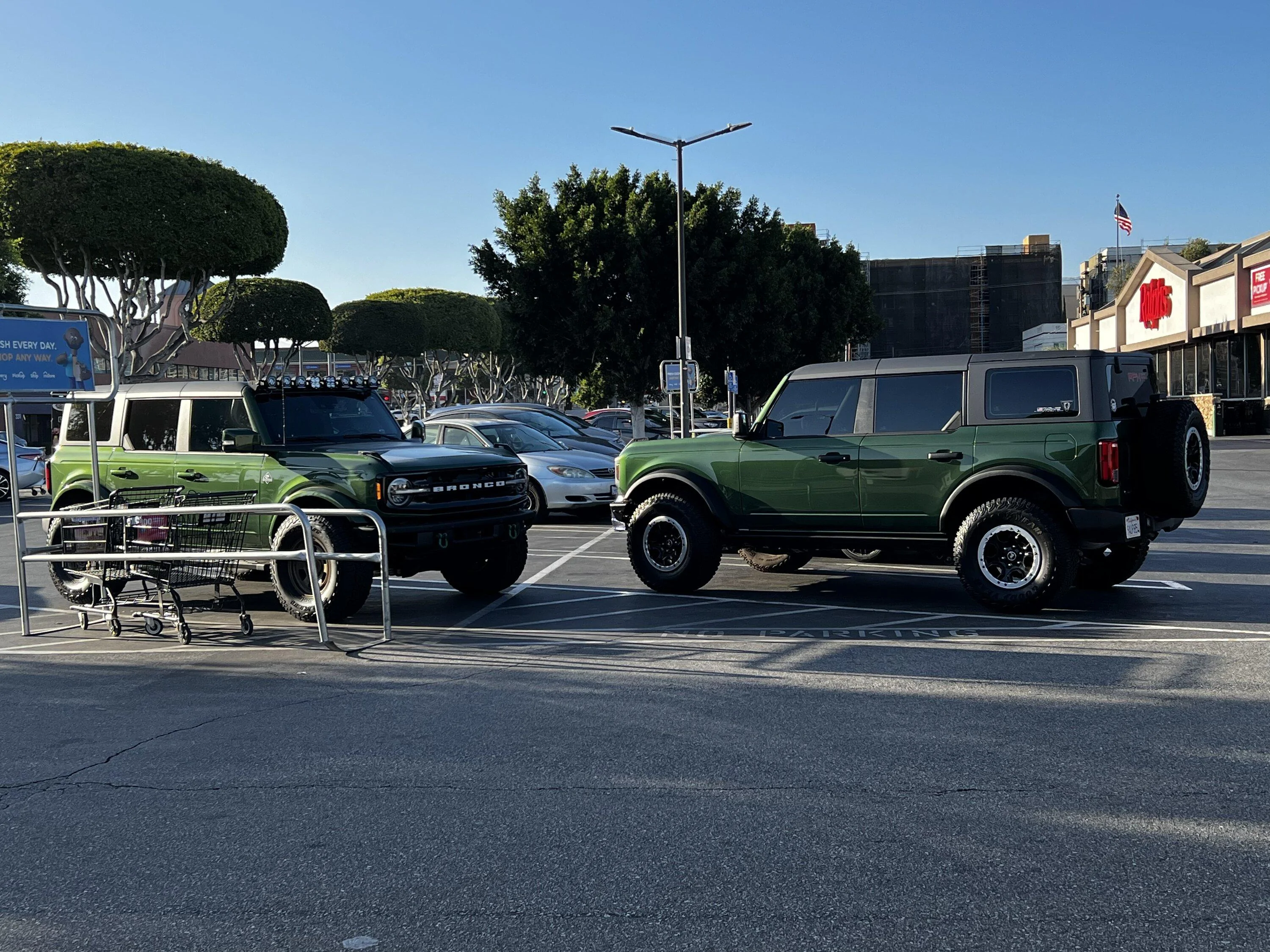 Ford Bronco ERUPTION GREEN Bronco Club DA09E807-8144-4241-A041-5D11378CEE2A