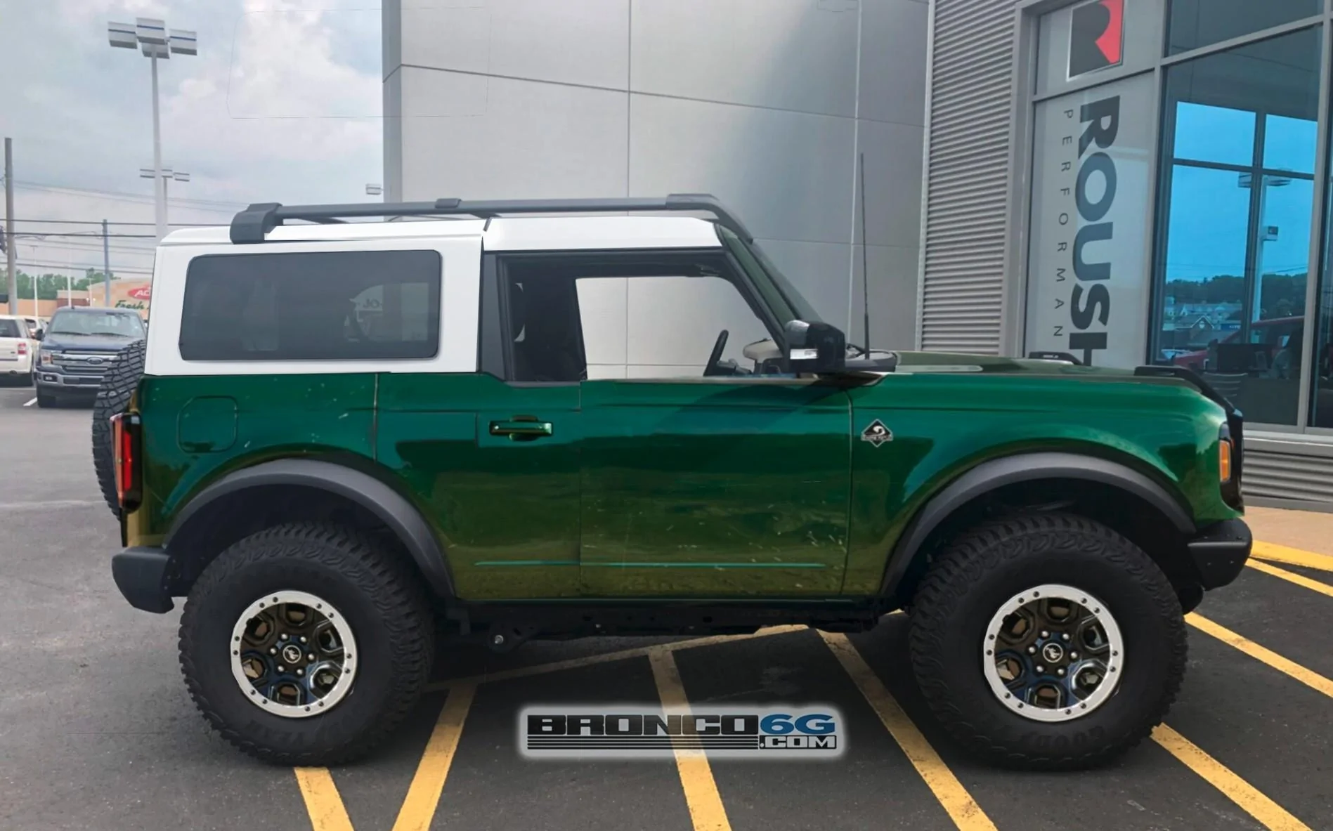 2022-ford-bronco-eruption-green-goes-for-cgi-white-top-so-does-hot-pepper-red_1.jpg
