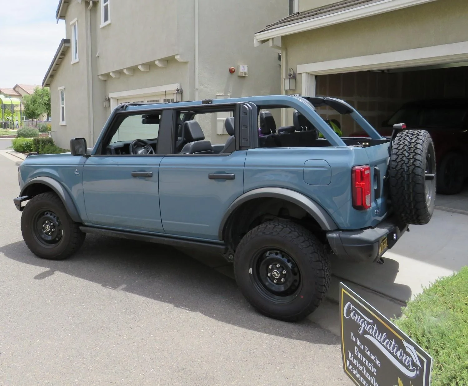 Ford Bronco Ultimate Black Diamond Non-Sasquatch pics thread Top off3