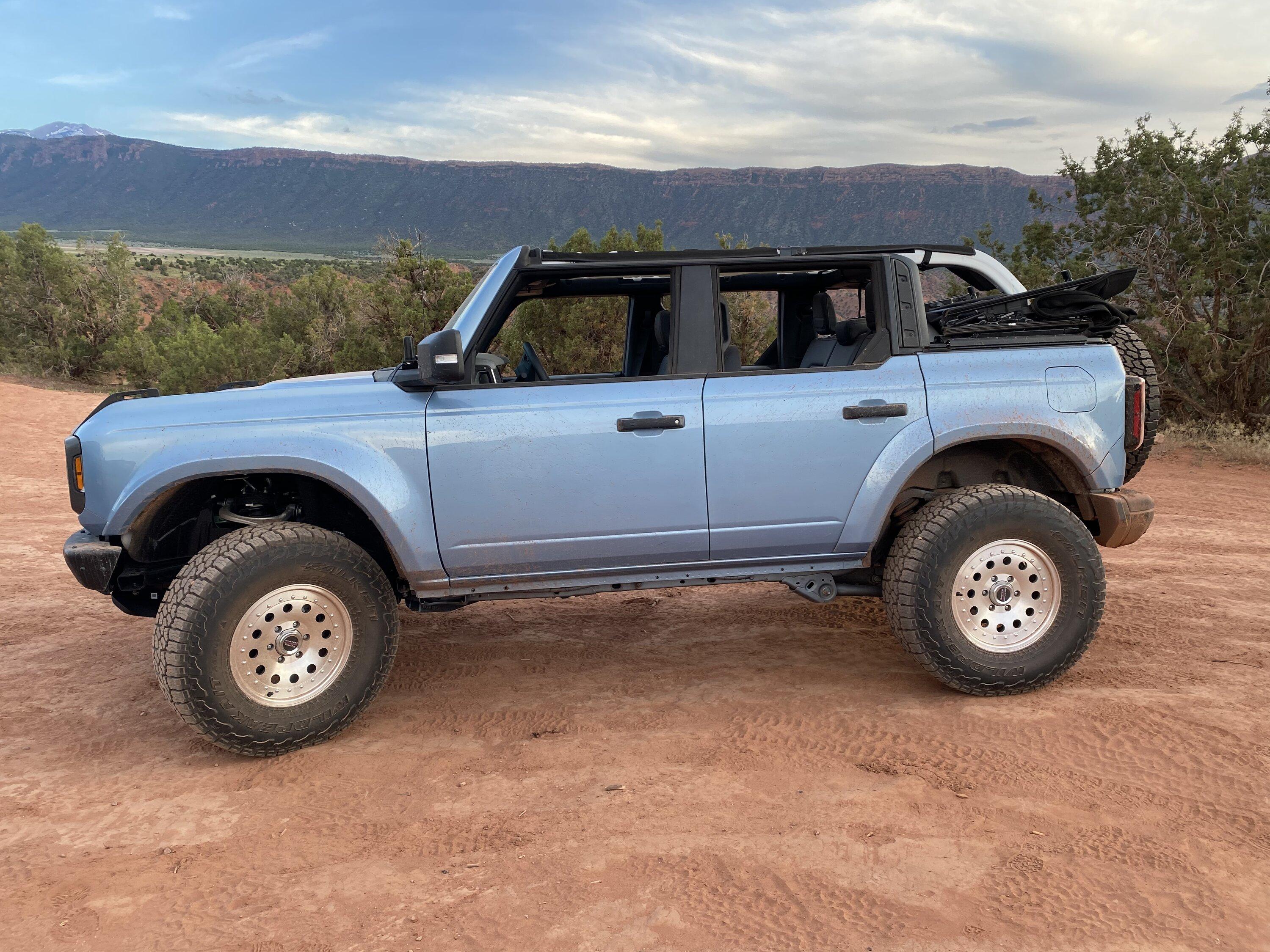Ford Bronco Early peek @ ROBINS EGG BLUE 2023 Bronco Color, Heritage Edition w/ Squared Flares and Painted MOD Hard Top! C7E4B510-43B4-4349-8AB8-CDECDD1D79B0