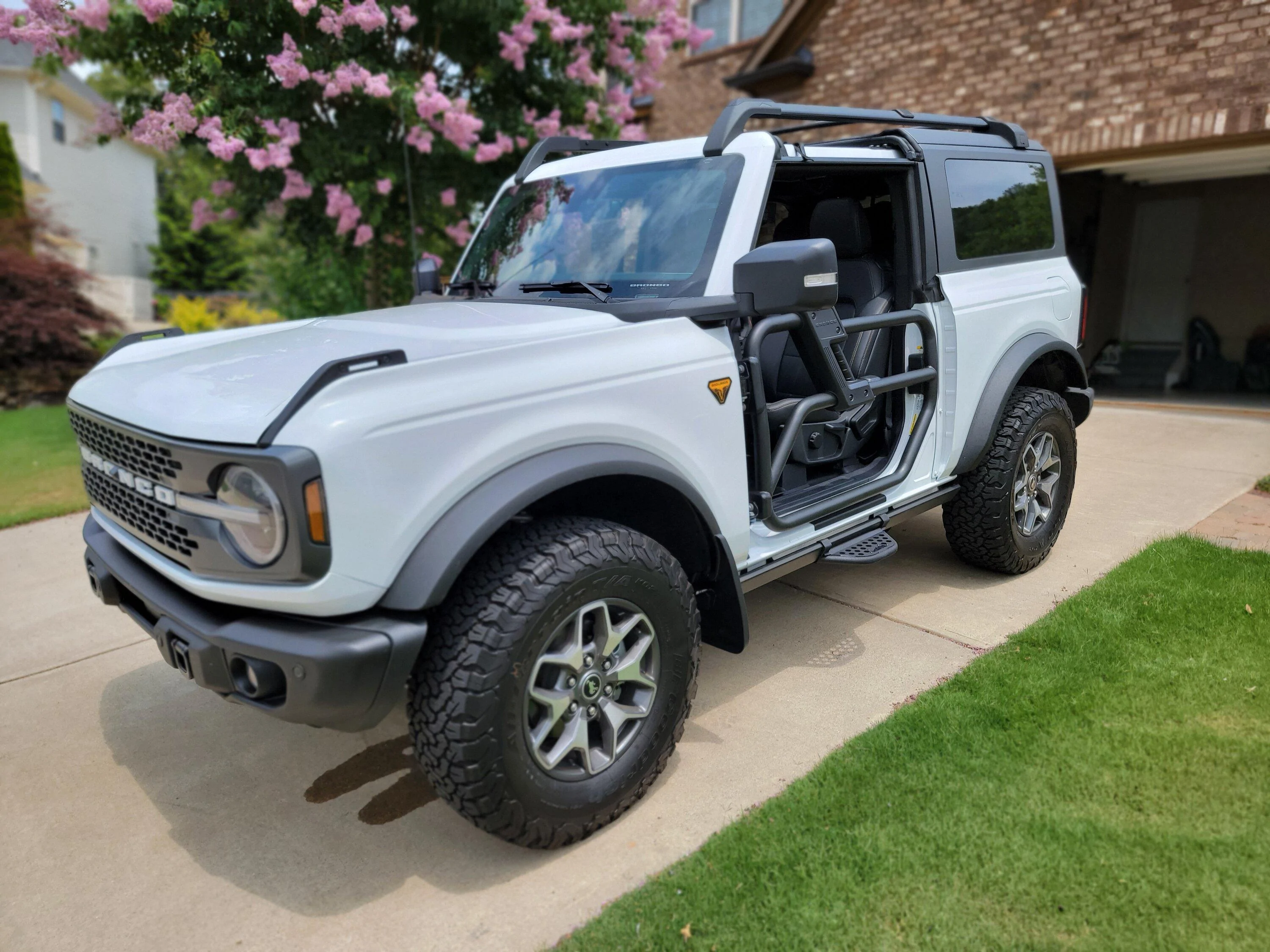 Ford Bronco 5/9 Build Week group. (ManSquatch Week) 20220626_123912