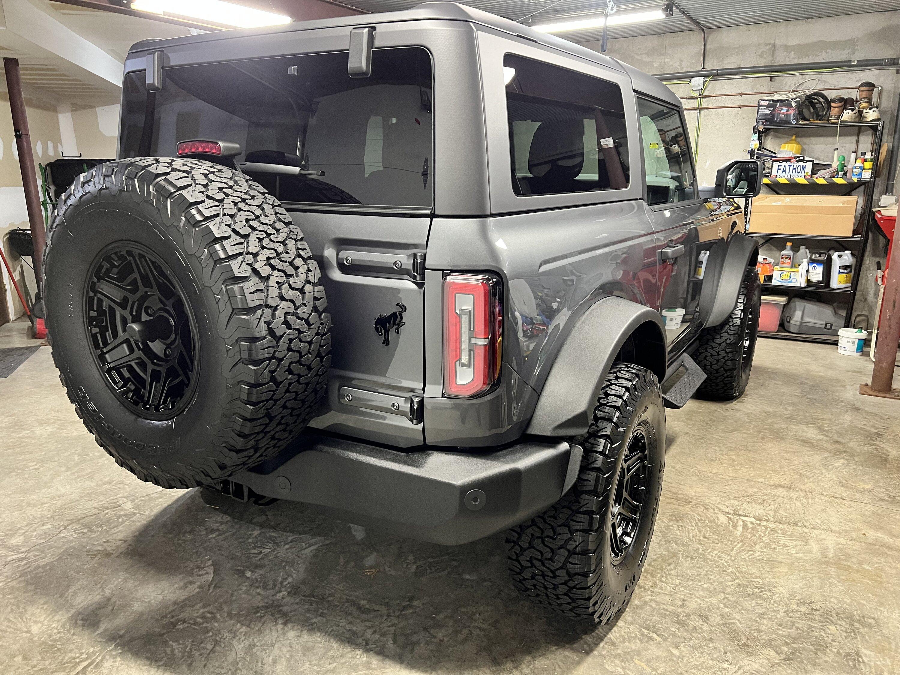 Ford Bronco CARBONIZED GRAY Bronco Club Carbonite rear pass.JPG