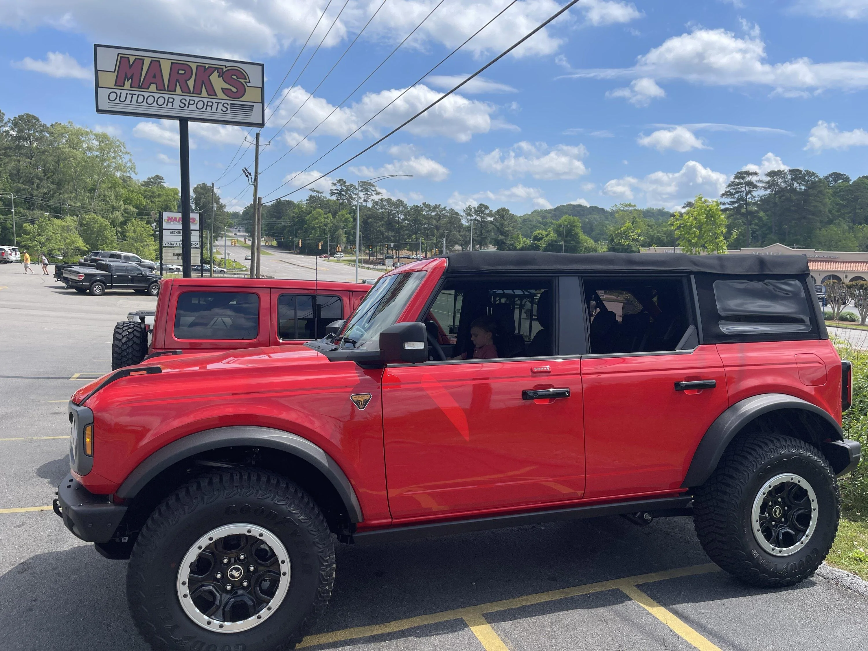 Ford Bronco Having a hard time making a decision EEDB1D46-ECC9-430F-81E7-FD8E72278F7B