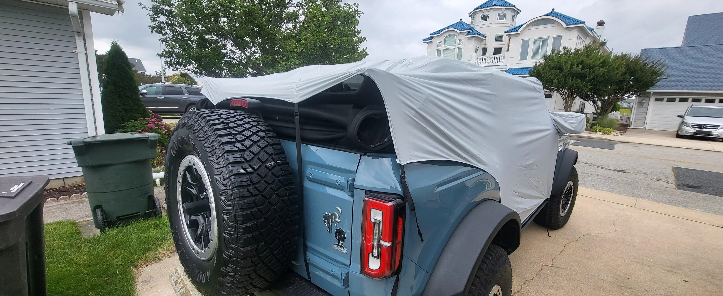 Ford Bronco FORD Cockpit Cover review(Spoiler its Useless) 20220703_095818