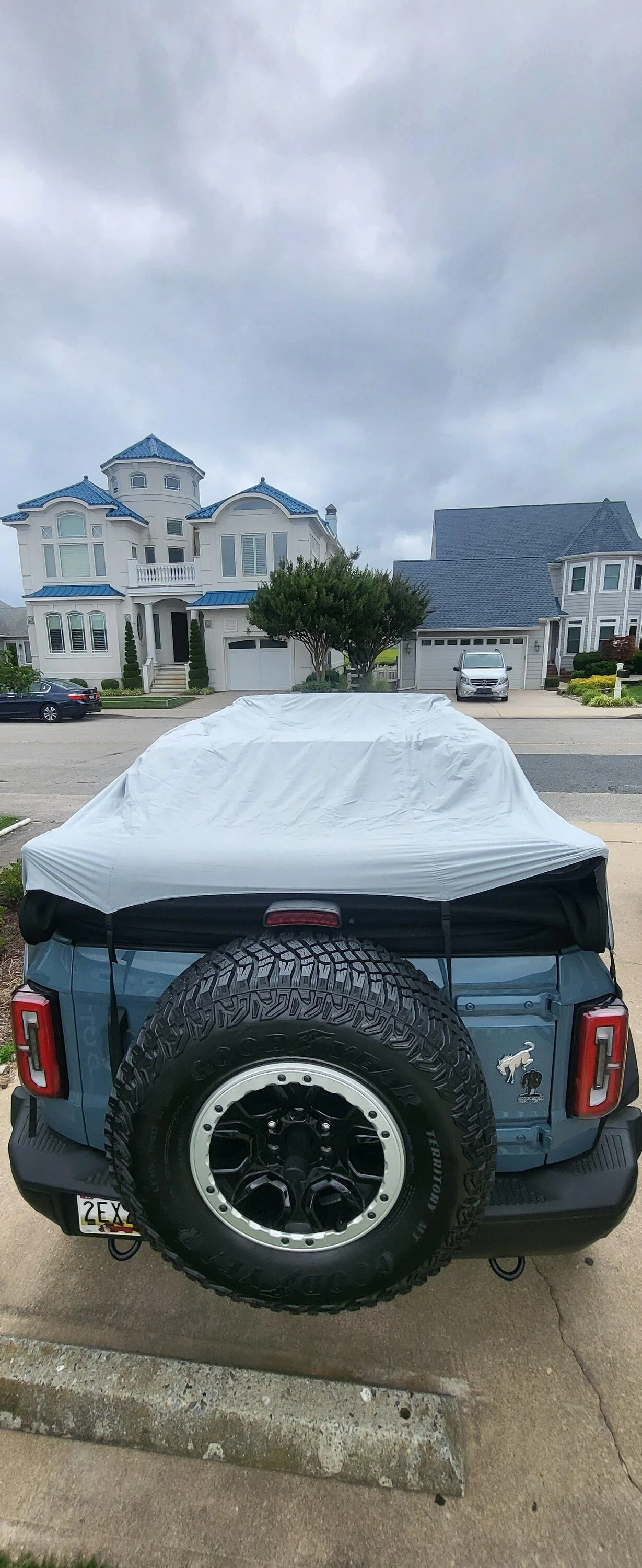 Ford Bronco FORD Cockpit Cover review(Spoiler its Useless) 20220703_100533