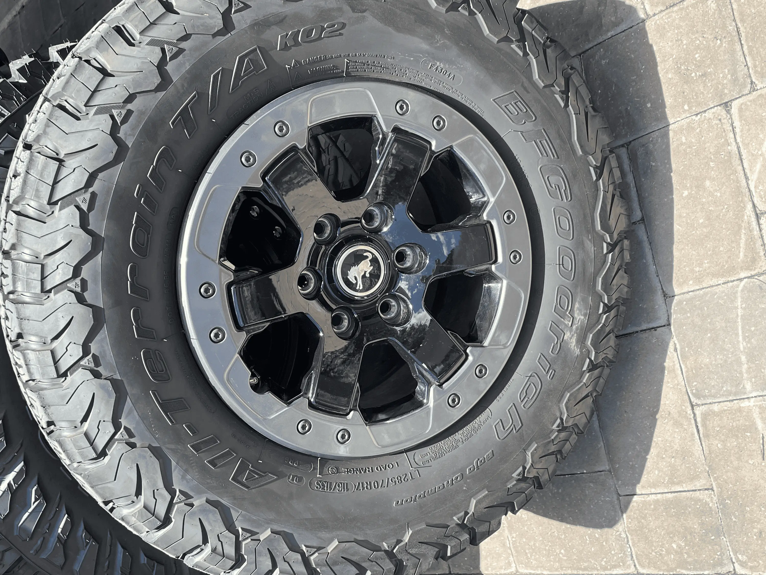 Ford Bronco 5 Badlands Optional Beadlock Capable Wheels w/Sensors tempImageTavFom