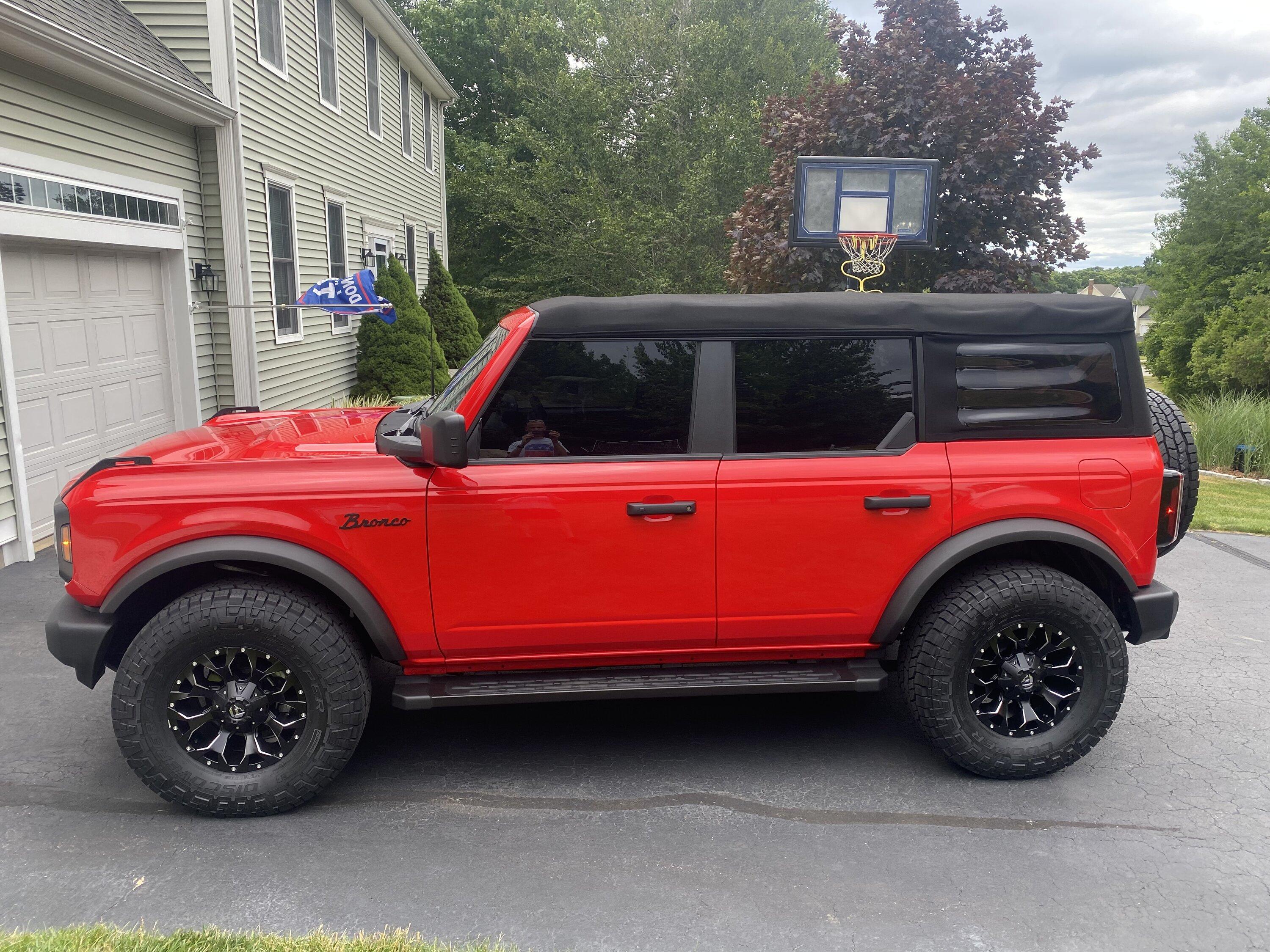 Ford Bronco RACE RED Bronco Club 5625F0DA-D441-4069-9C0E-9EA2AD6F45E0