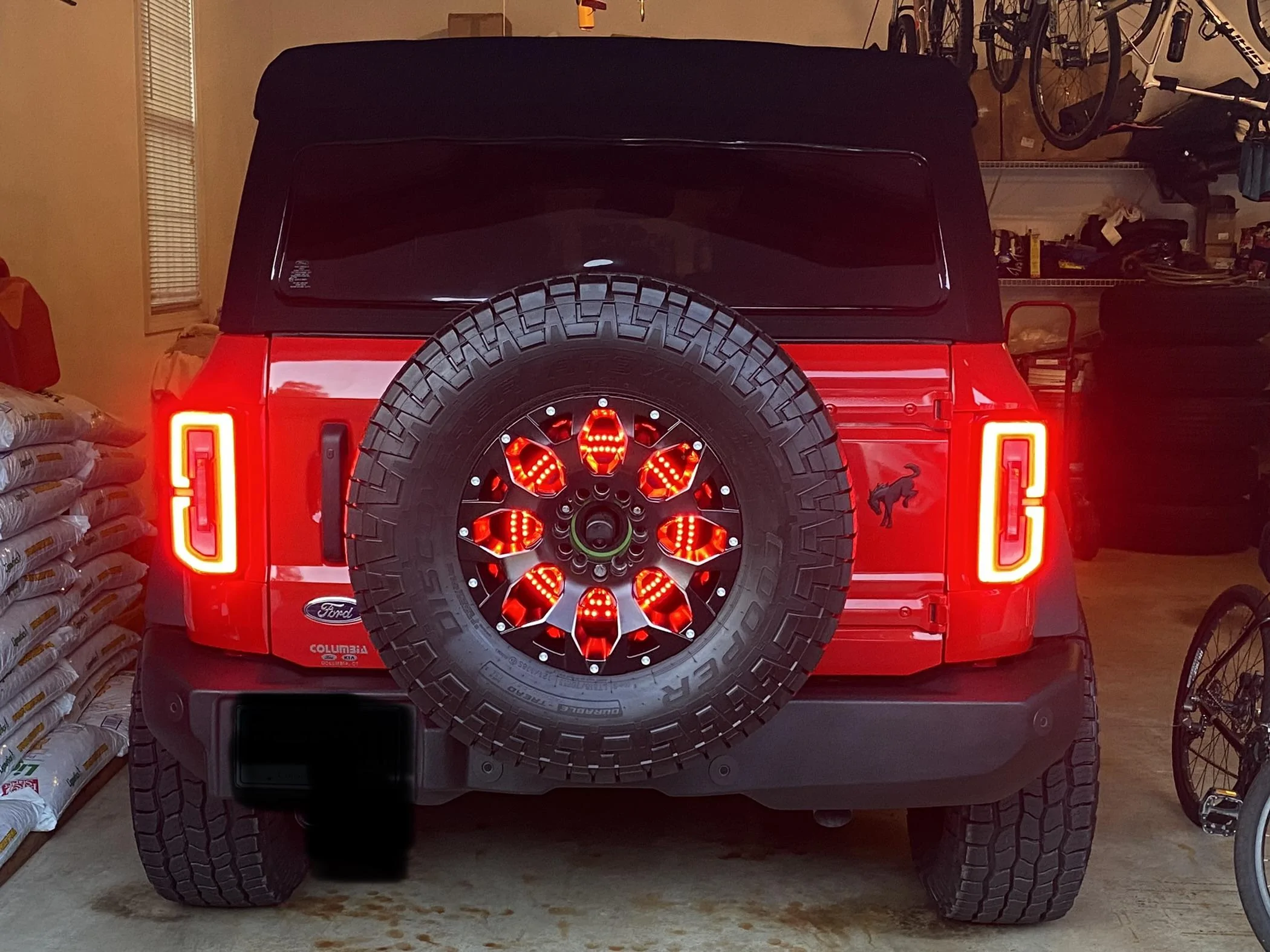 Ford Bronco RACE RED Bronco Club 201385AD-EFEF-42B1-BF8D-4B2FF5F44871