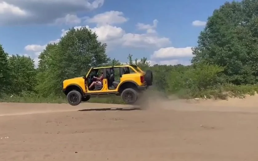 Ford Bronco Airing it out a bit - Jump video received_577152117359560_exported_10166~2