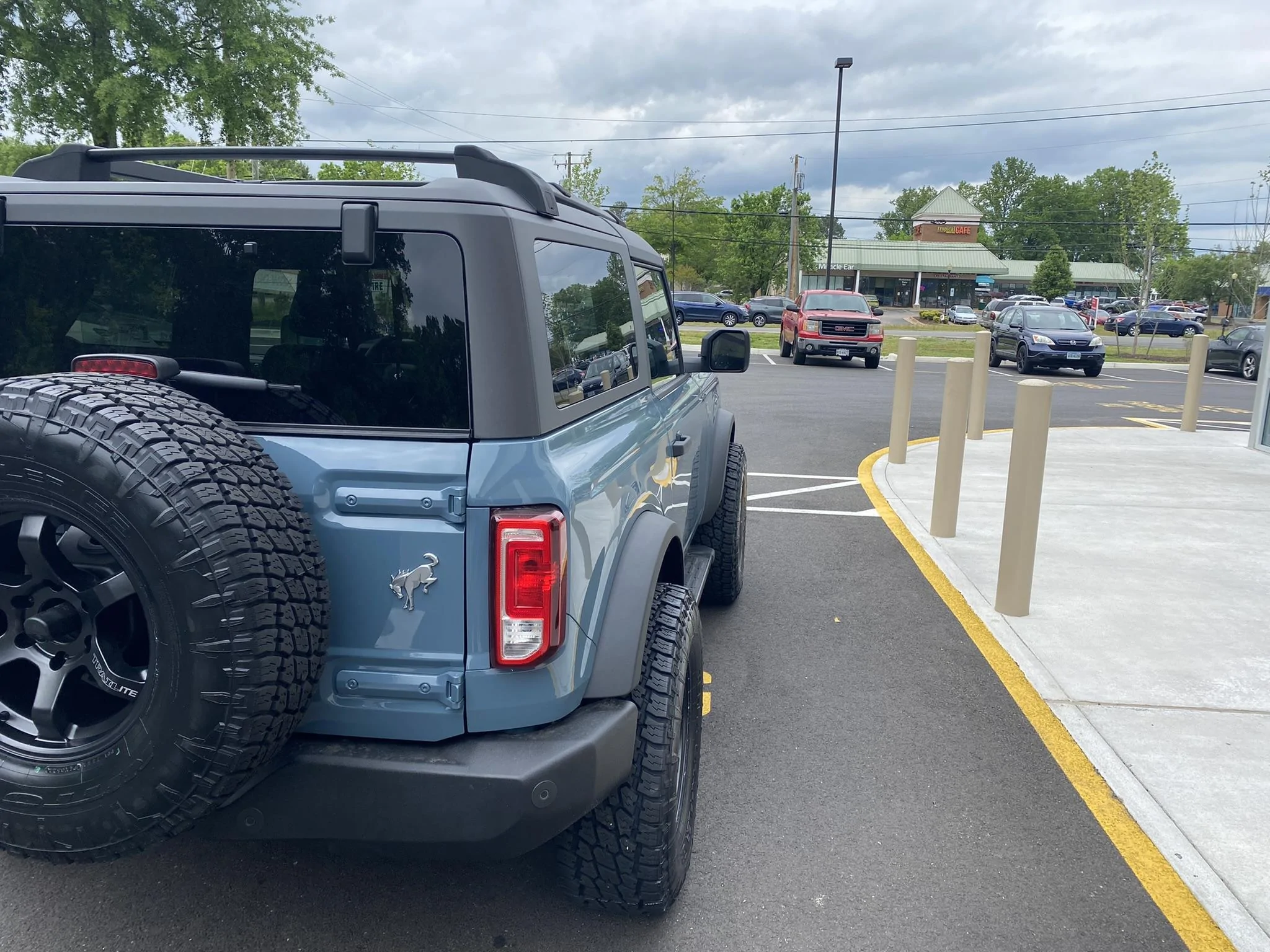 Ford Bronco Looking for recommendations on upsizing tires Poke1