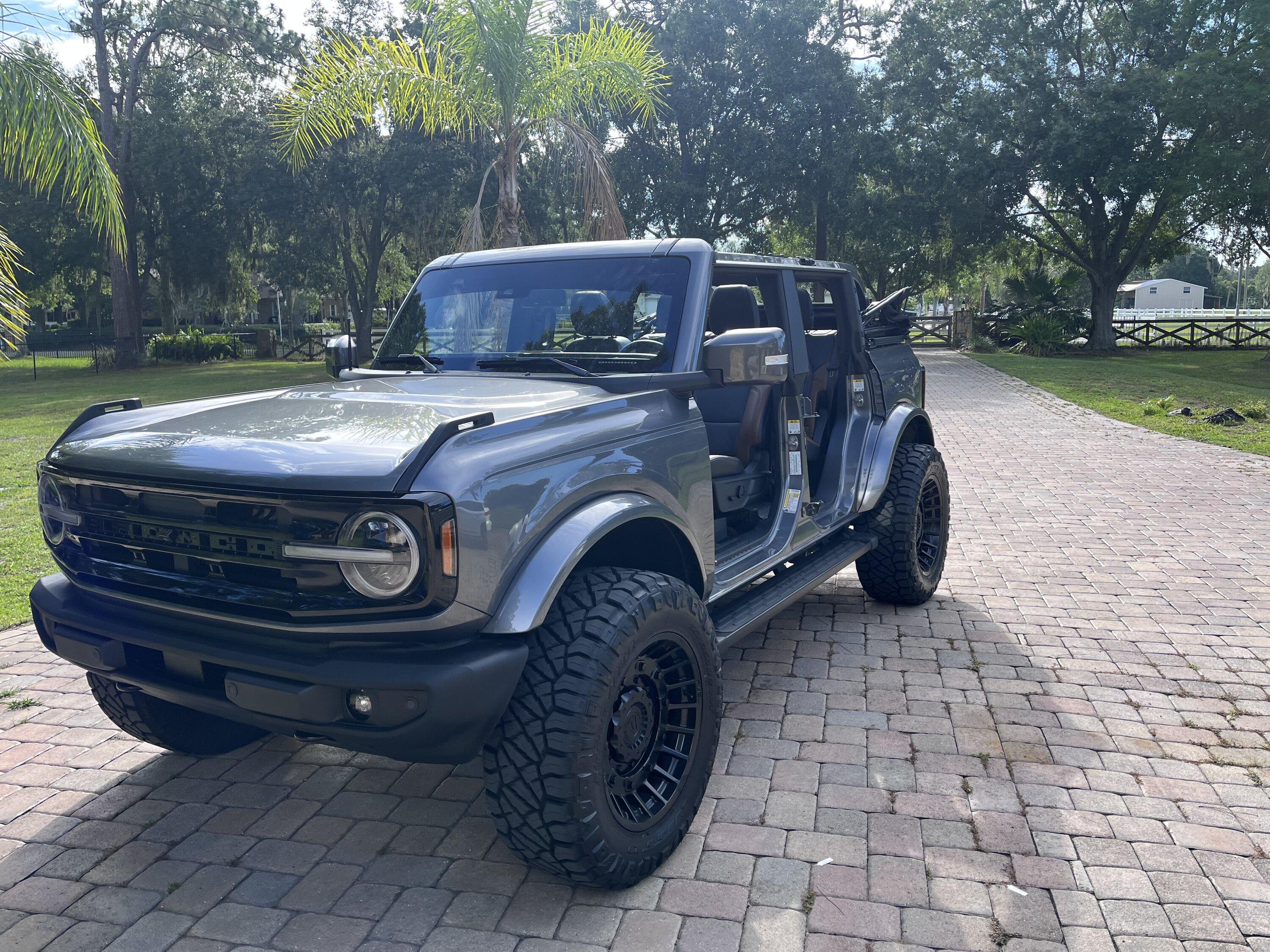 Ford Bronco Gray OBX on 20x10s w 35s (MaLL CrAwLeRRRRRR) 9B90F190-0B98-493B-9C1E-1741E835D1CD
