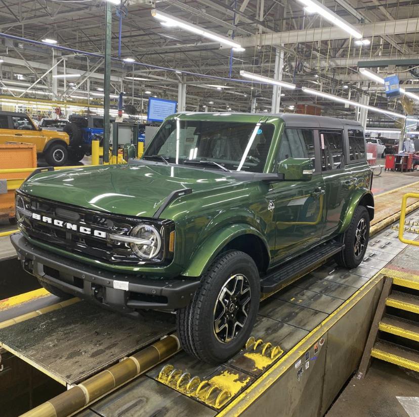 Ford Bronco 6/20/22 Build Week Group 149062DF-7DD7-465A-8E7C-0A94167FC391