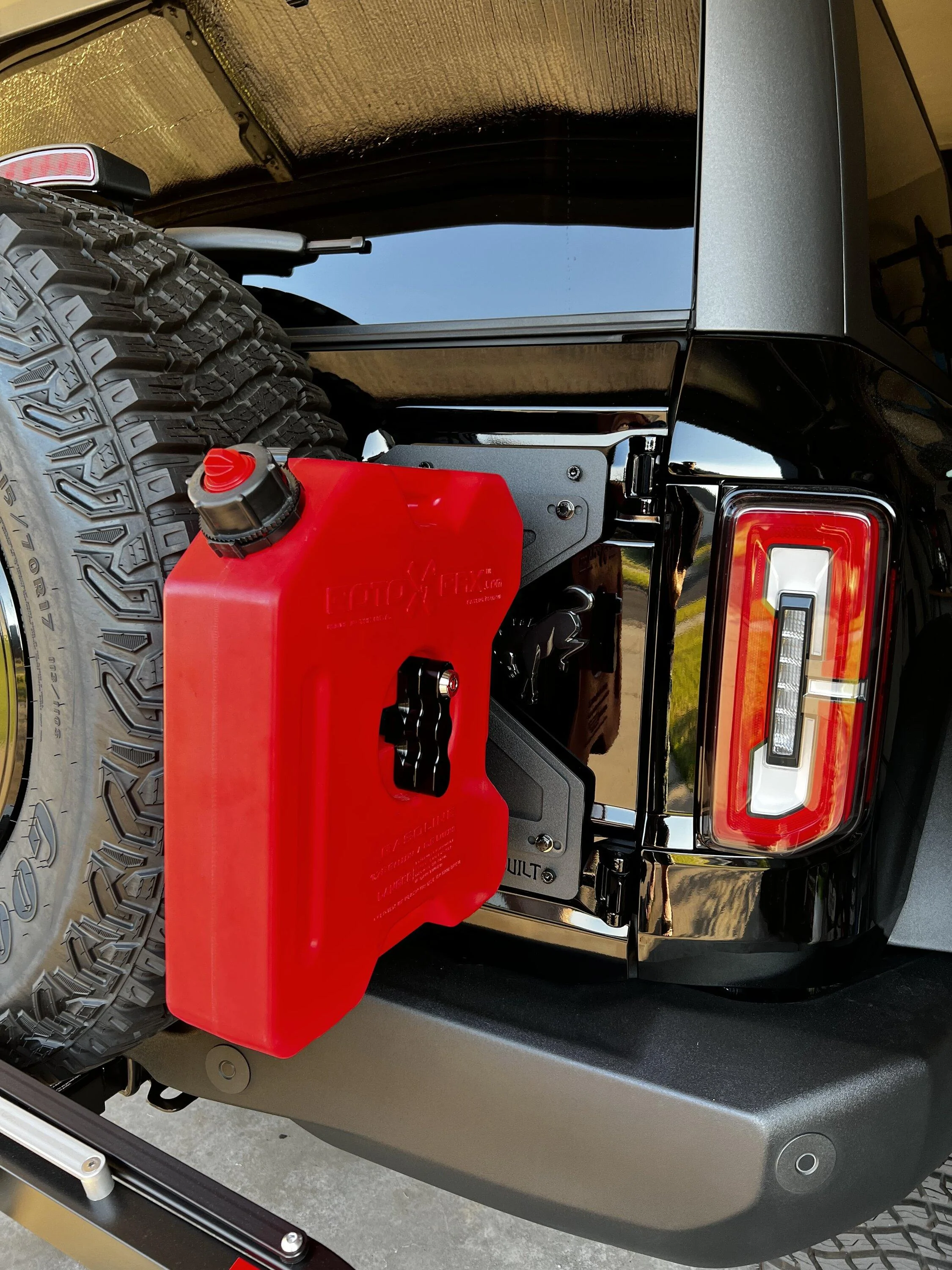 Ford Bronco RTR Jerry Can mount 5BA95A1E-F89A-4099-B6DF-5A54ECE3CFE4