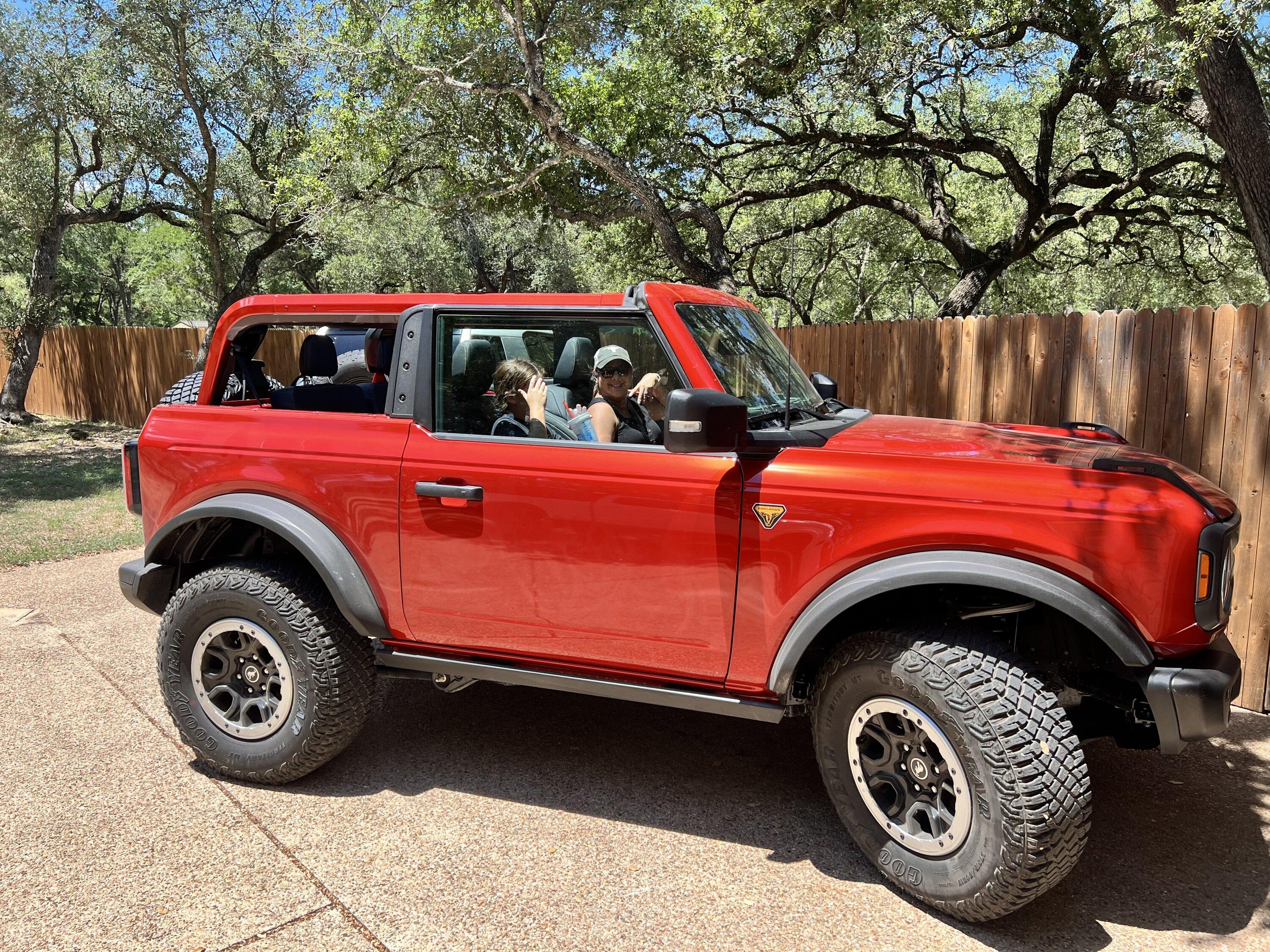 Ford Bronco HOT PEPPER RED Bronco Club 2958D8C2-545E-47B5-9D55-93FE1C0D0BEC