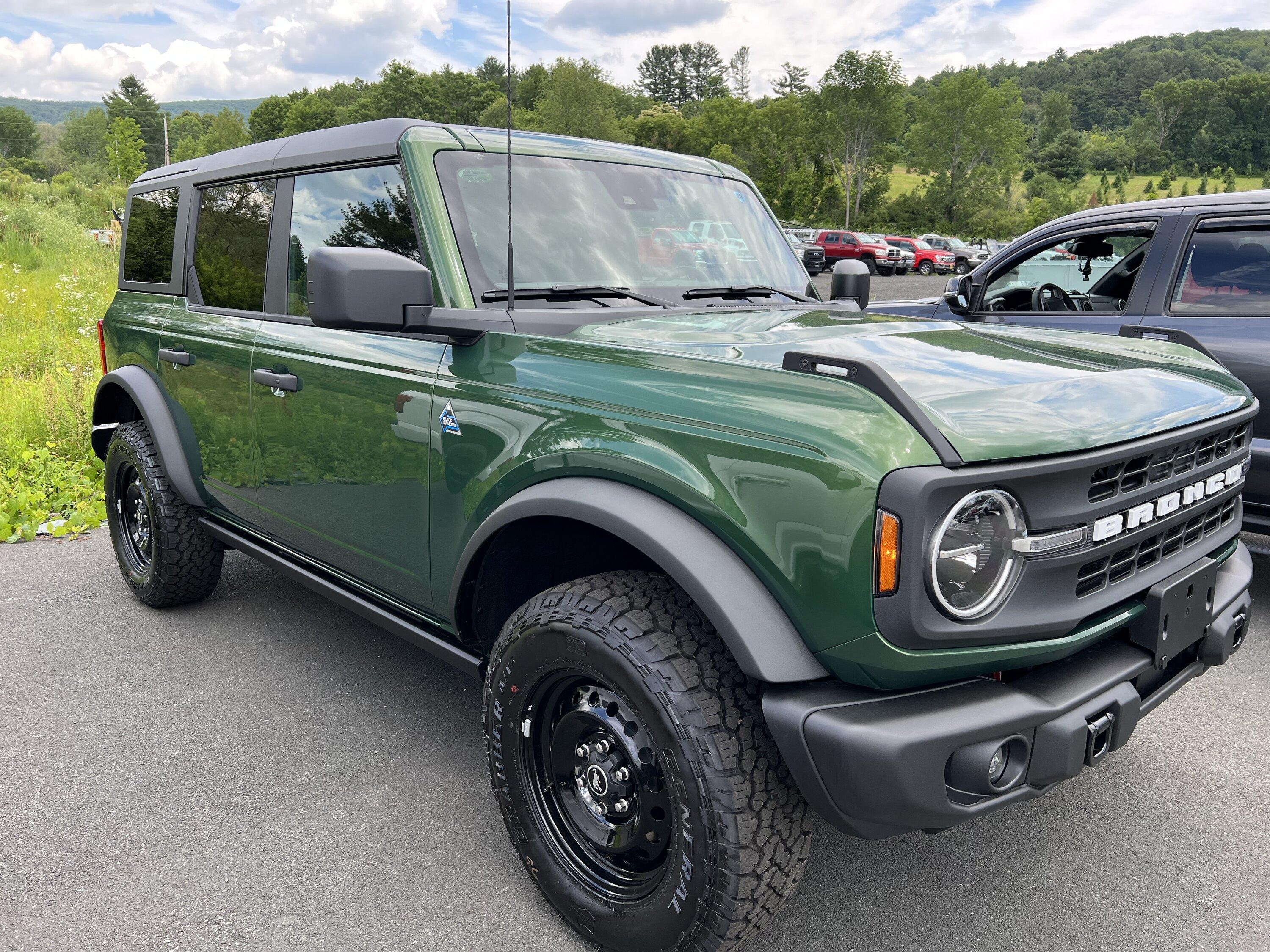 Ford Bronco ERUPTION GREEN Bronco Club 8C452E11-D964-4008-B436-F20F50FAE8EA