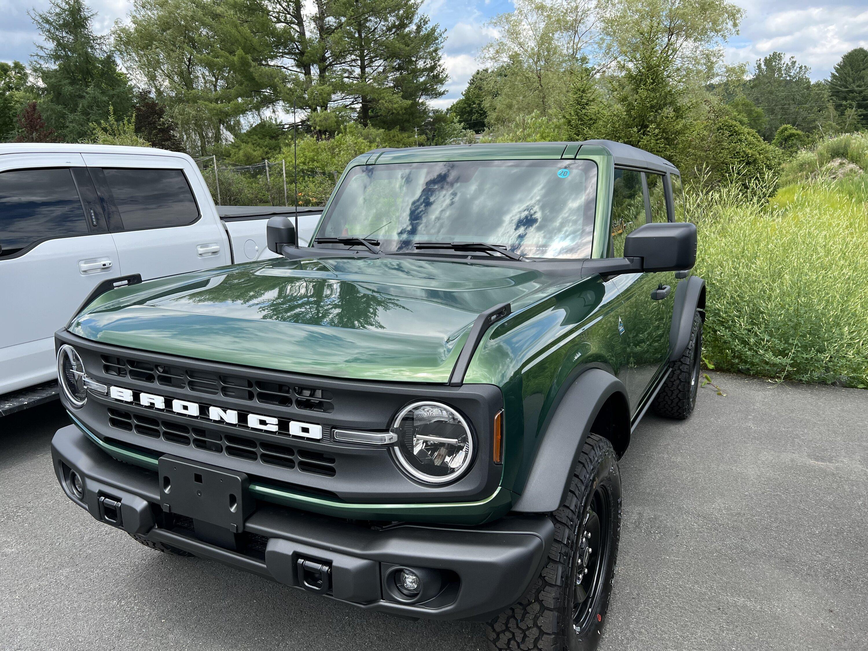 Ford Bronco ERUPTION GREEN Bronco Club ACD9B32D-FD9B-49C1-9AA2-FFA66984315F