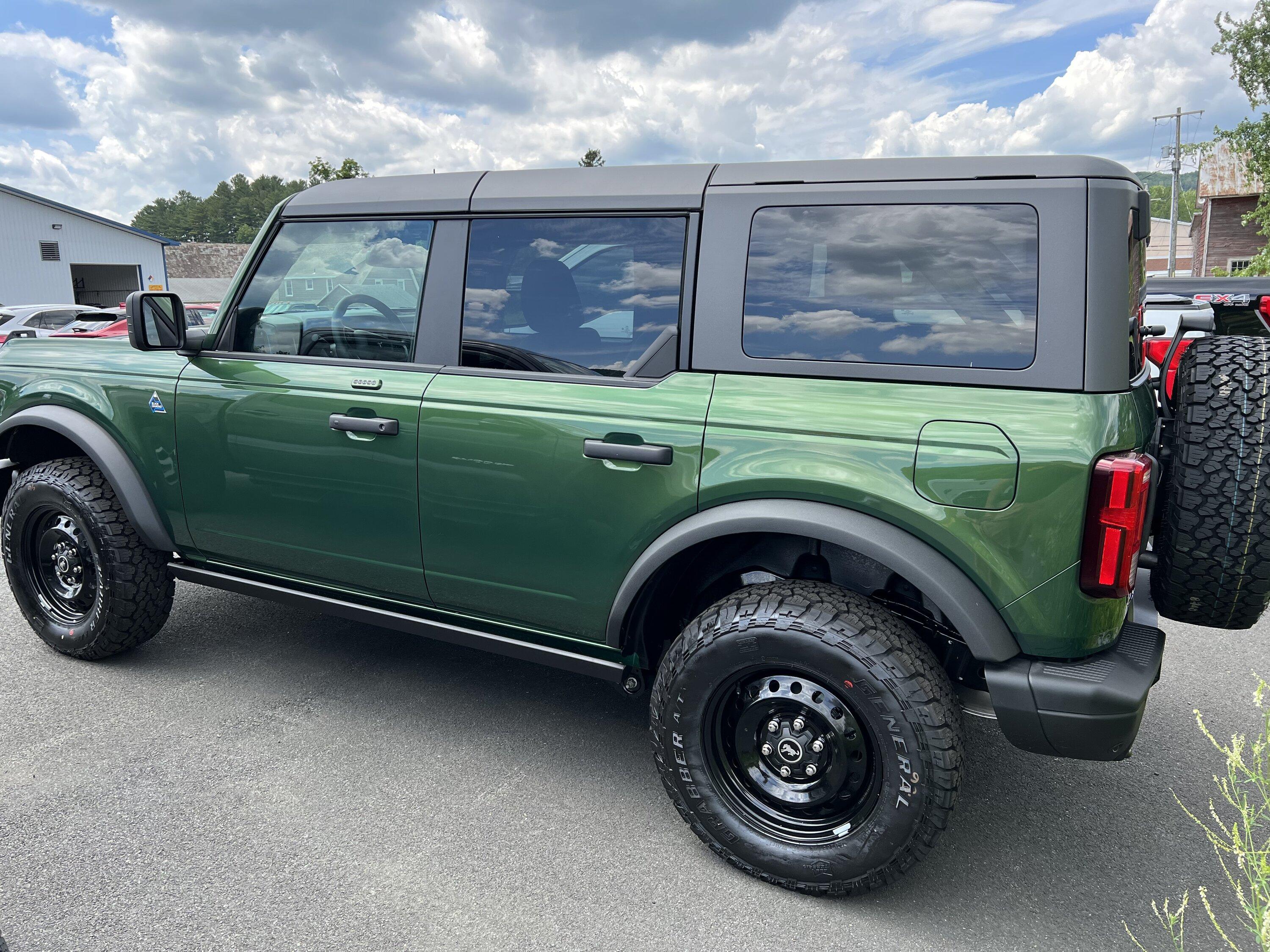 Ford Bronco ERUPTION GREEN Bronco Club 685B2496-095D-4235-B6D4-8111A4F52EEC