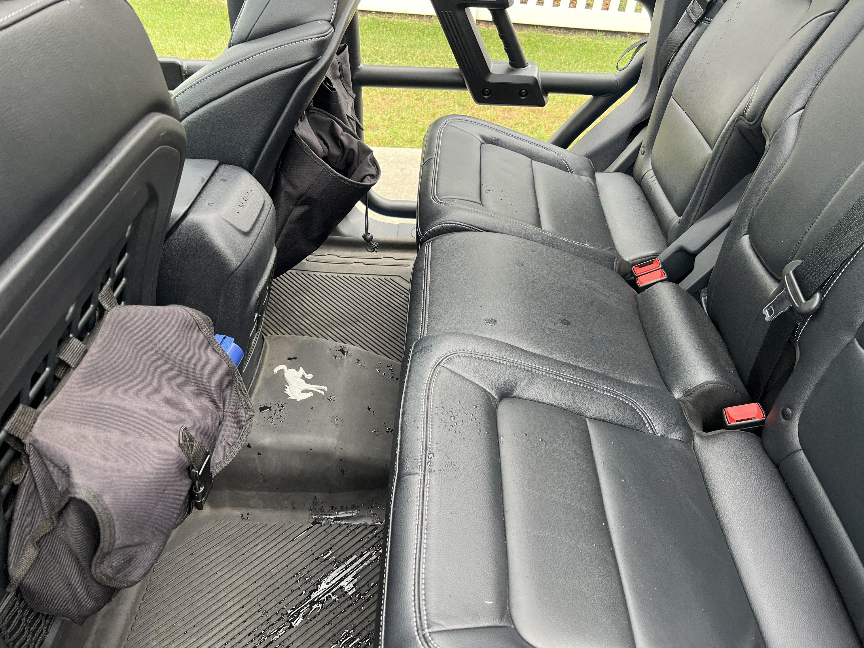 Ford Bronco Cockpit Cover 9FB04686-AC55-4BDD-864F-1BAC26595044